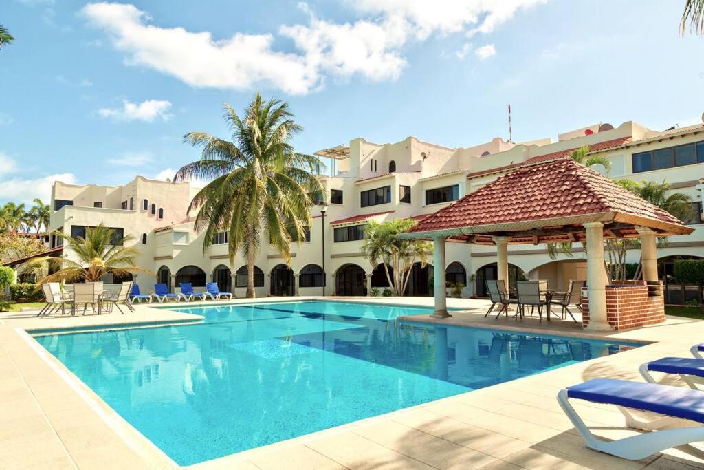 Mexican Lagoon front Villa by CASA PARAISO