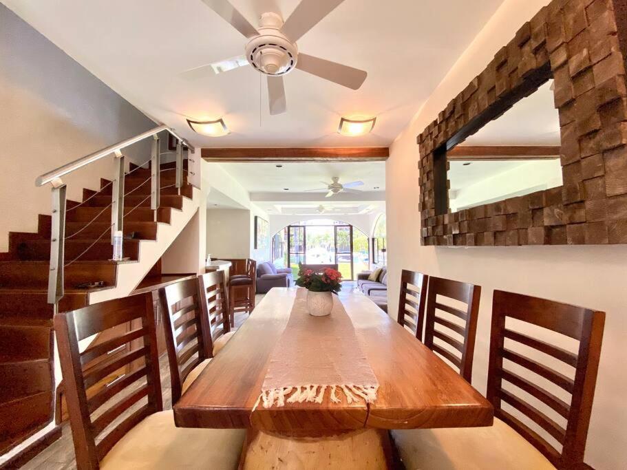 Mexican Lagoon front Villa by CASA PARAISO