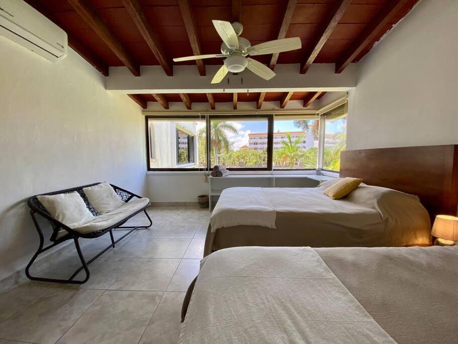 Mexican Lagoon front Villa by CASA PARAISO