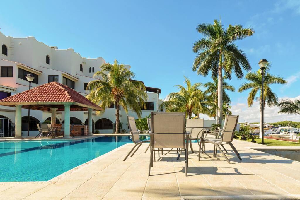 Mexican Lagoon front Villa by CASA PARAISO