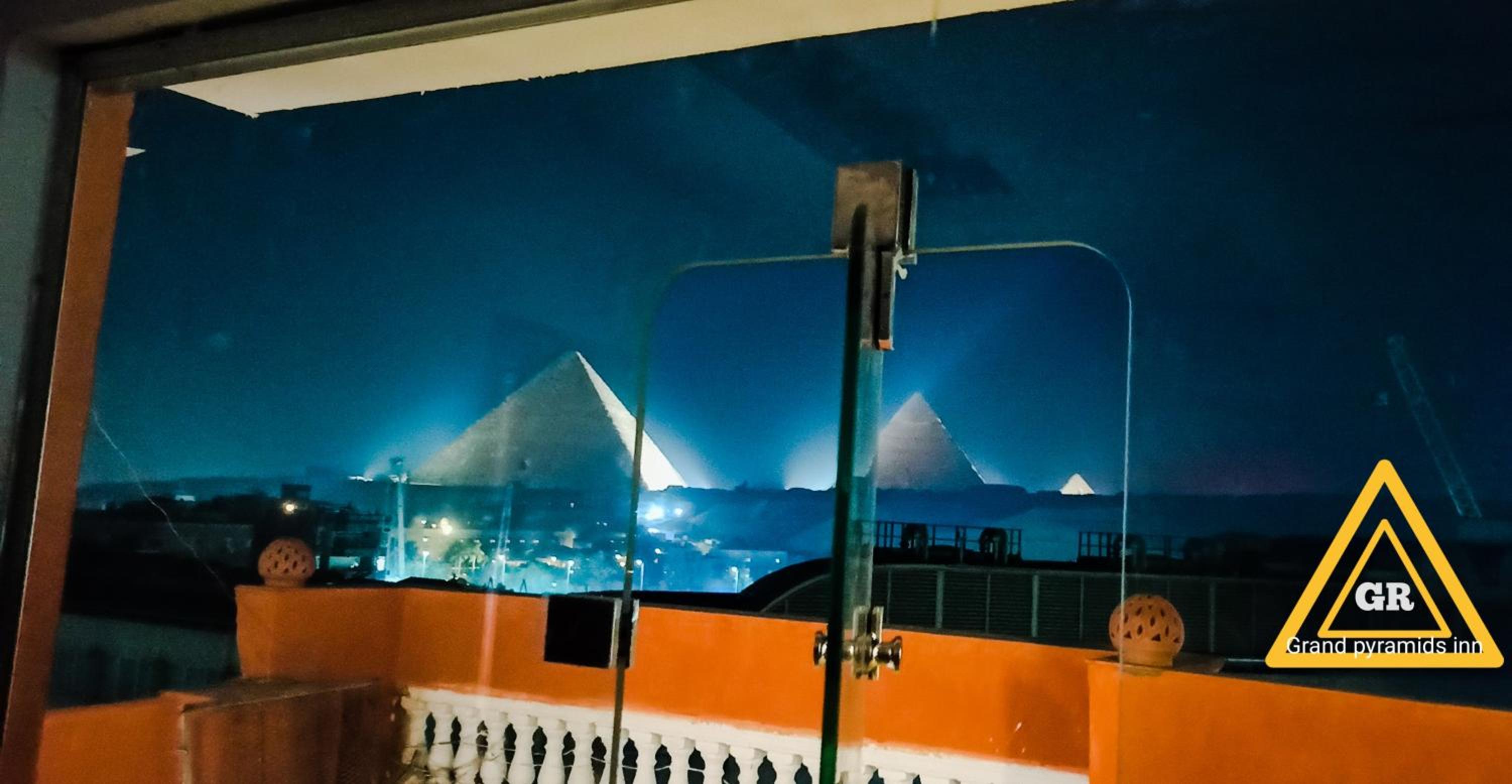 Grand Pyramids Inn