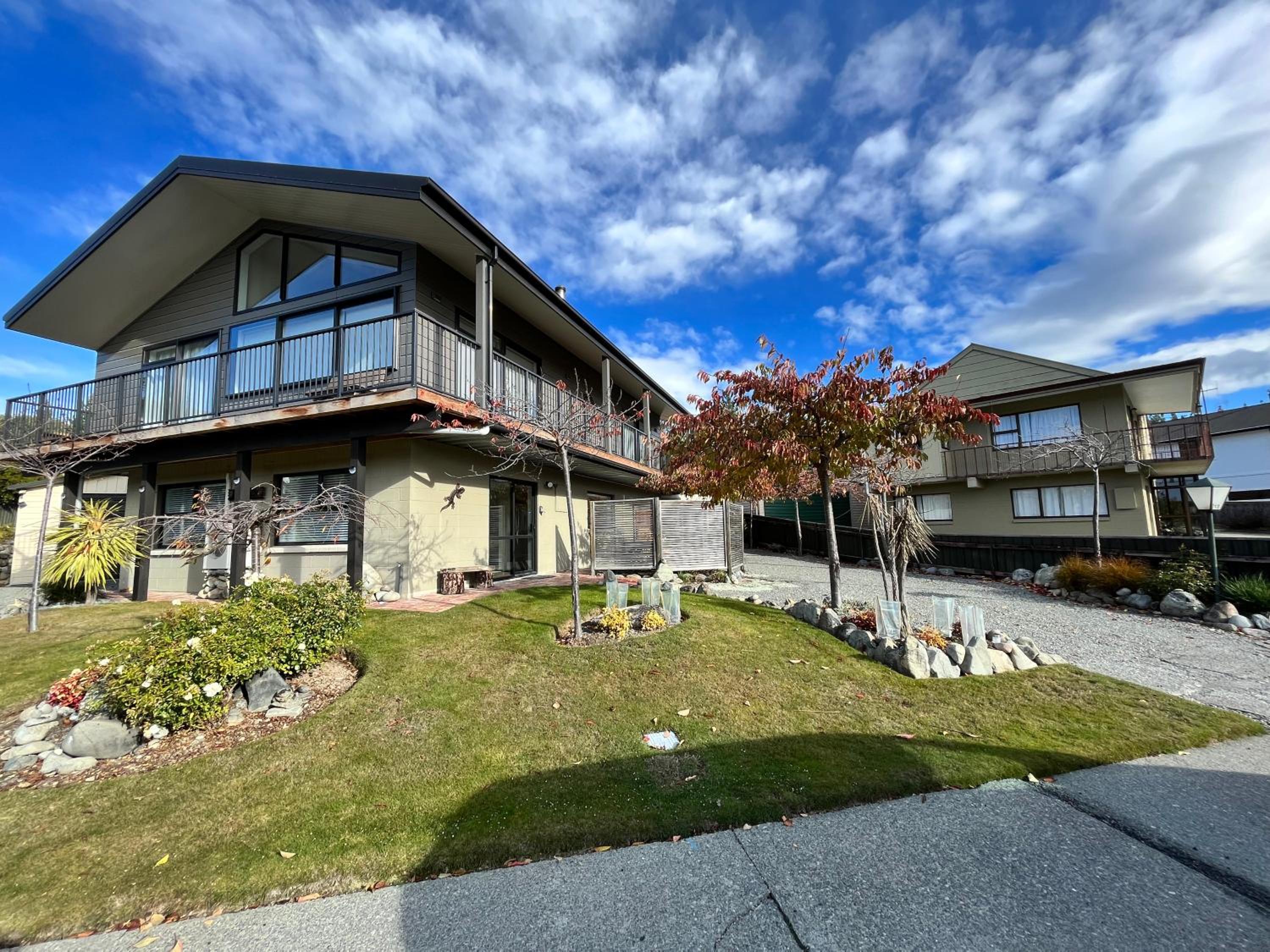 Hotel Flat Rock - Image 1