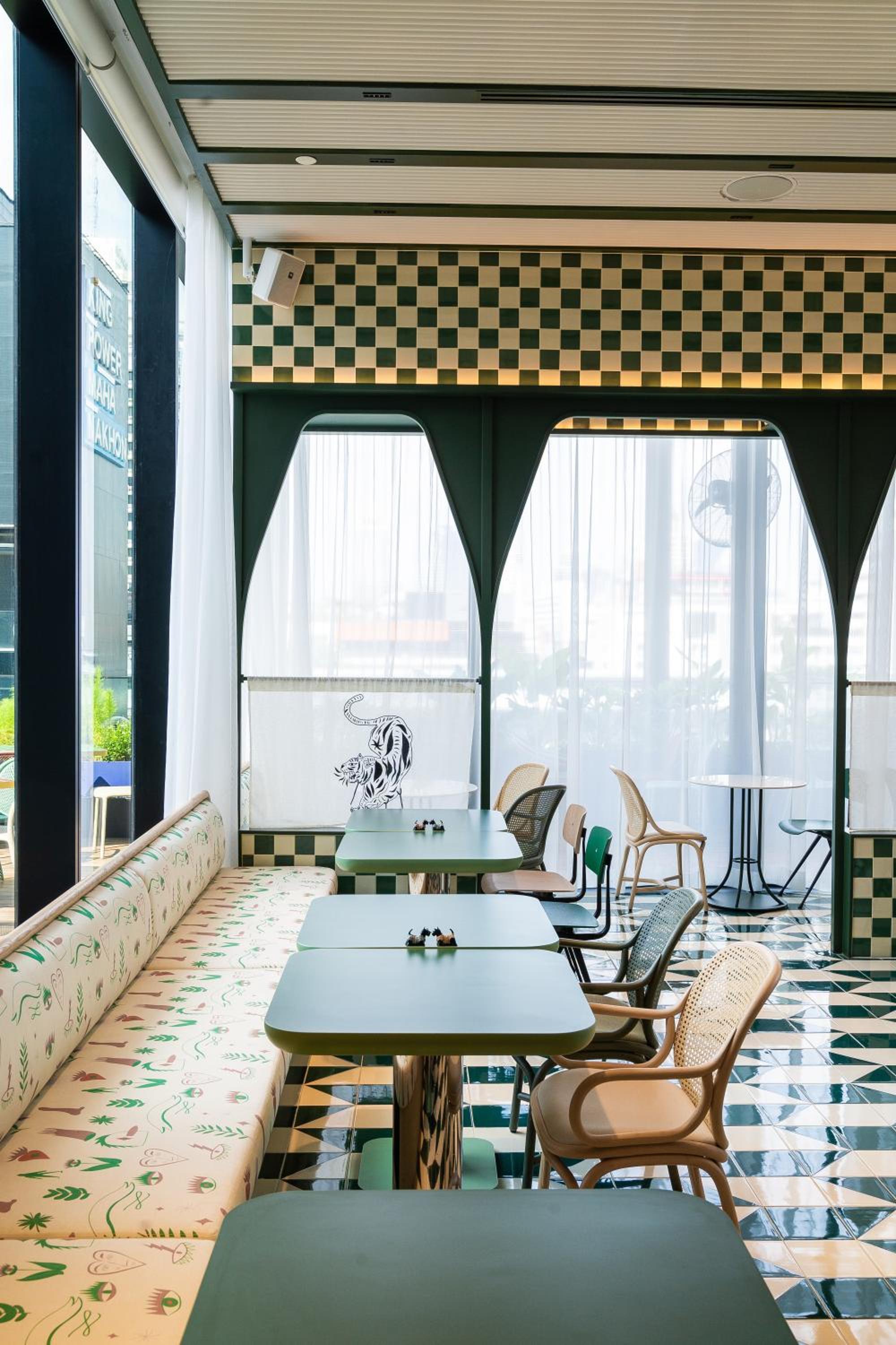 The Standard, Bangkok Mahanakhon 25