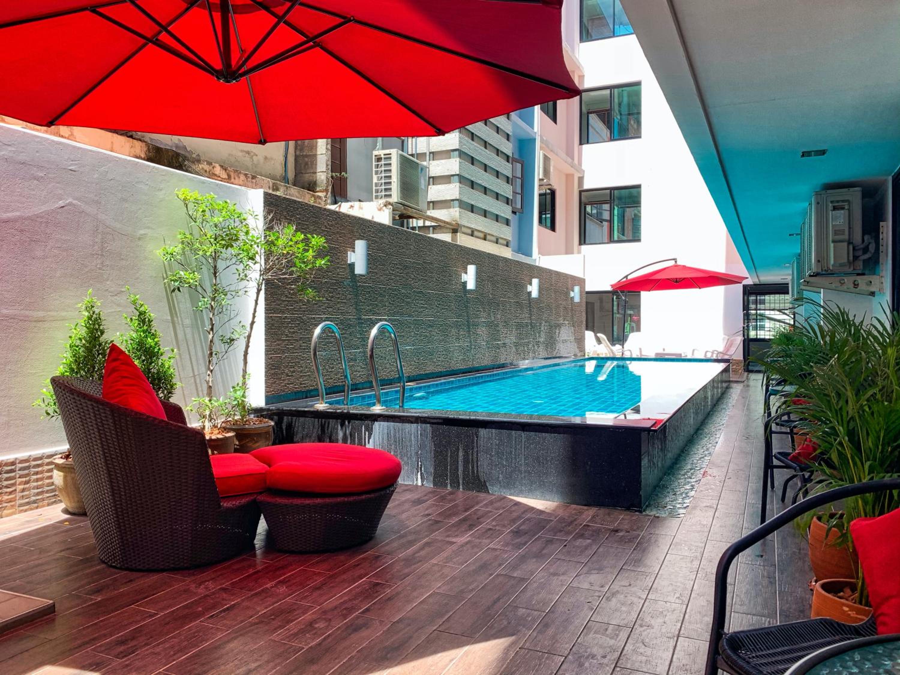 Jomtien Beach Hostel - Soi 7 Prime Spot - 200m to Beach next to Food Market