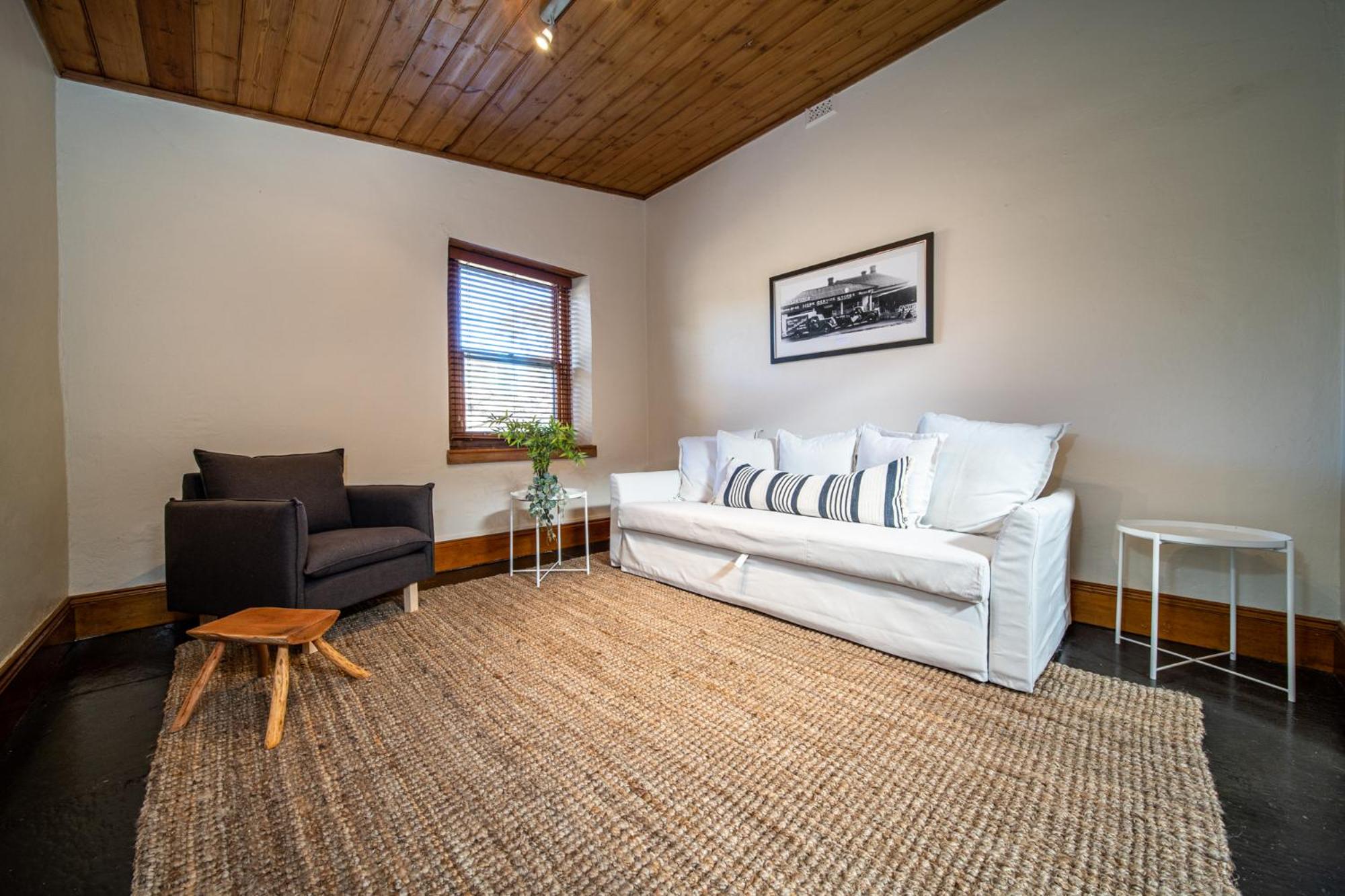 Secret Garden - Luxury Cottage - Giant 85inch TV
