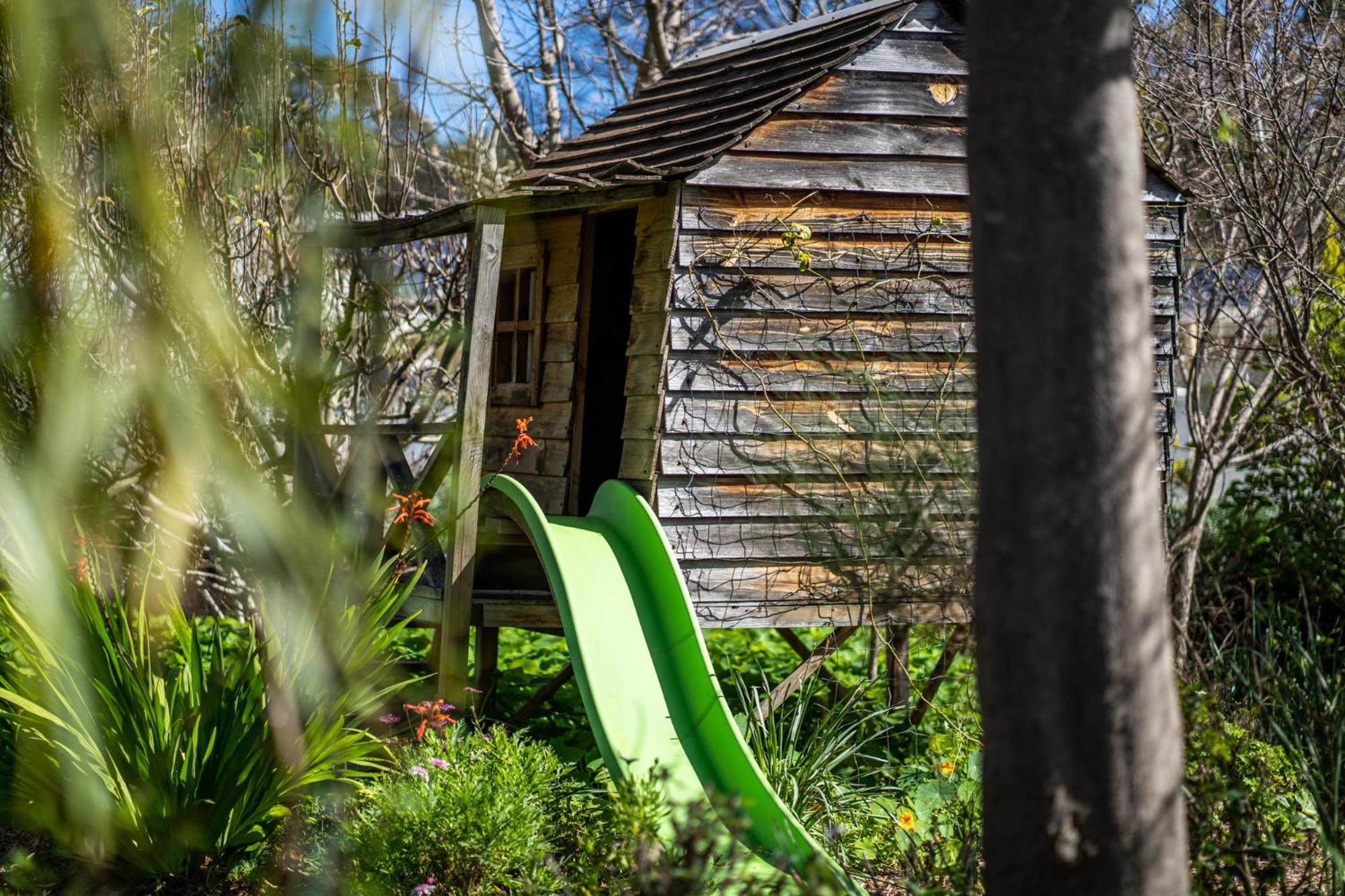 Secret Garden - Luxury Cottage - Giant 85inch TV