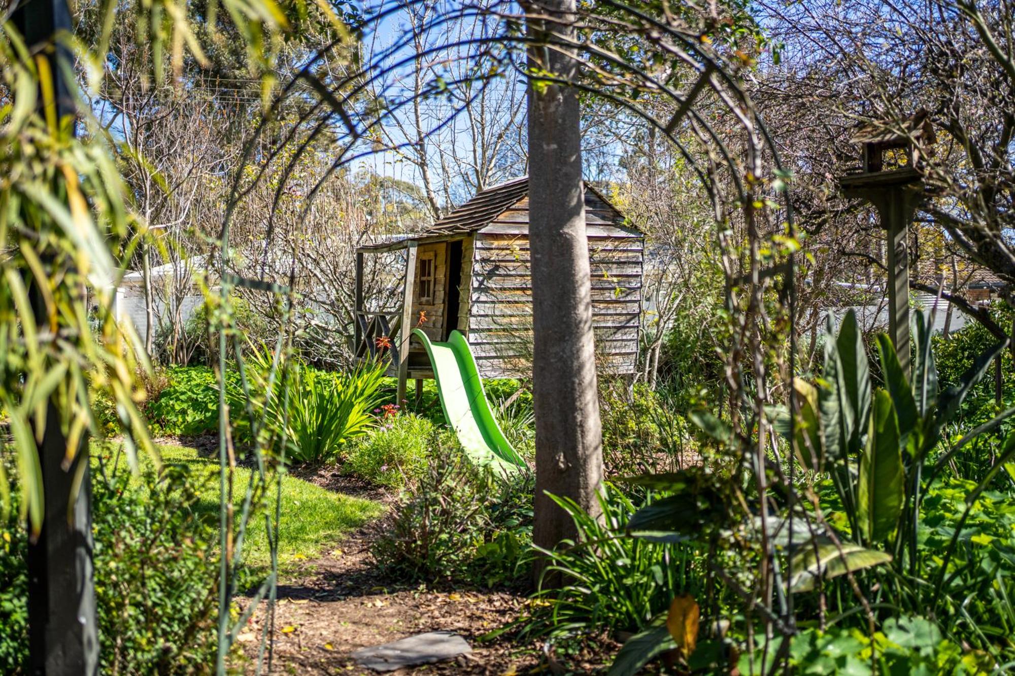 Secret Garden - Luxury Cottage - Giant 85inch TV