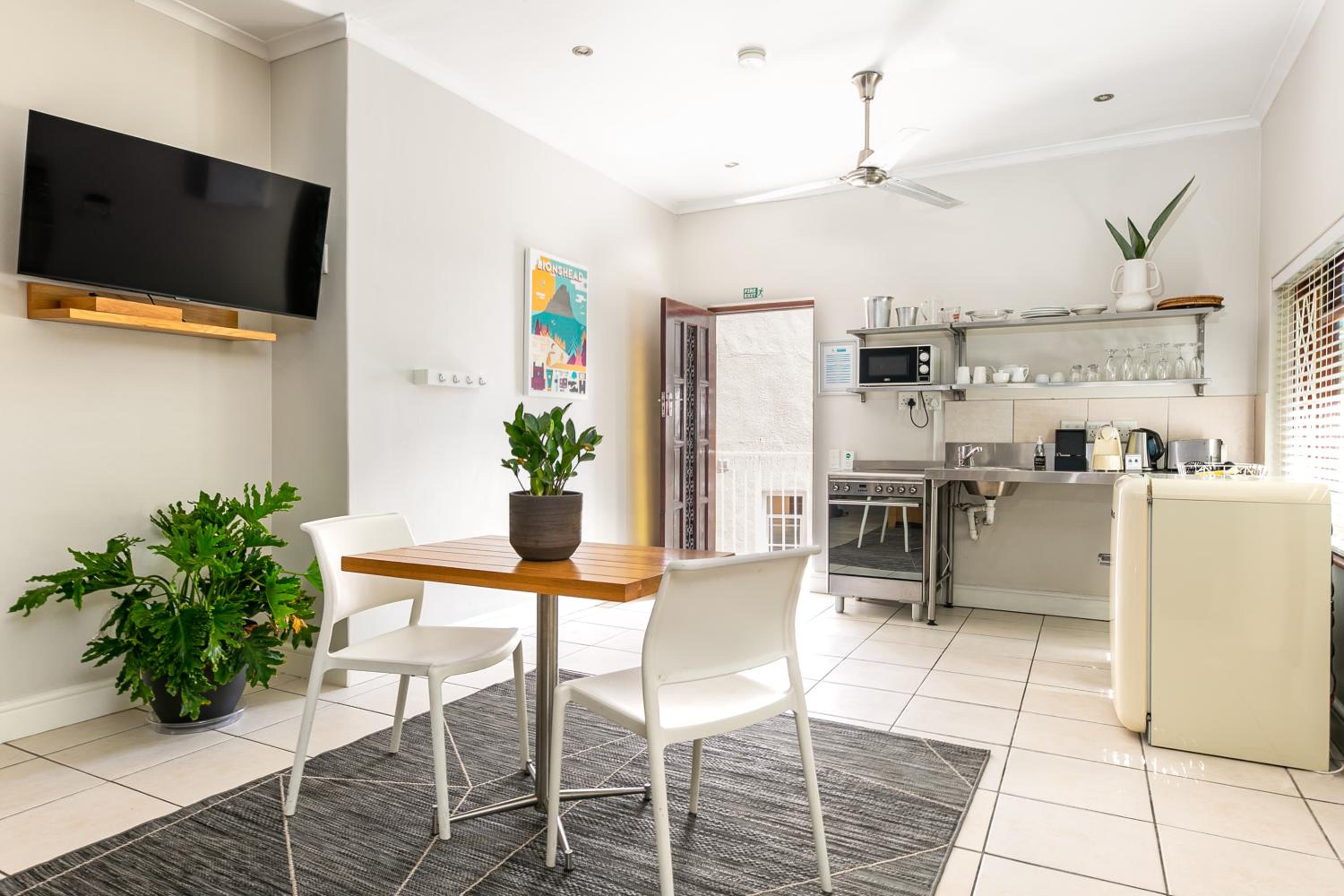 Camps Bay Village - Beach Studios view 2