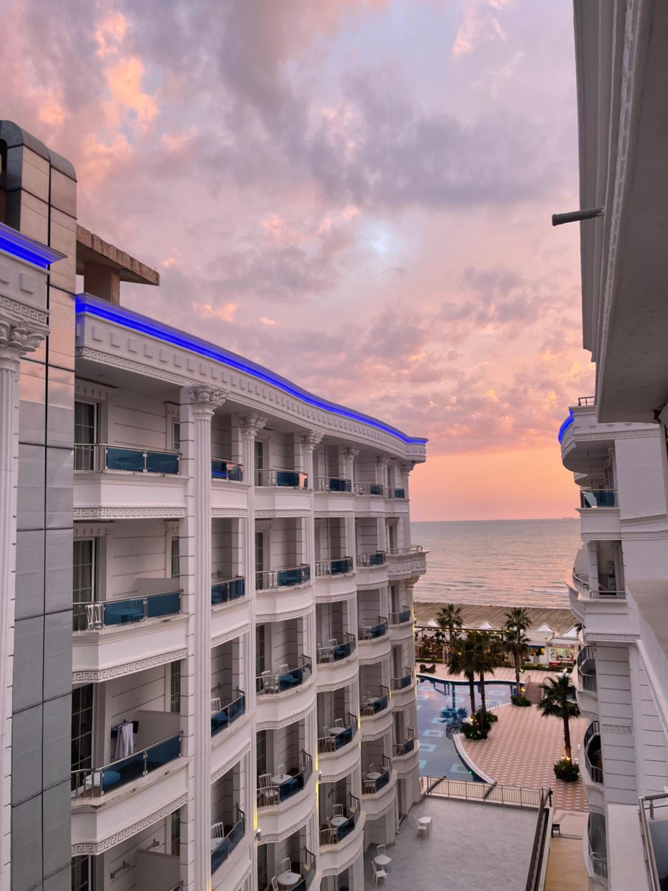 Armando Apartments