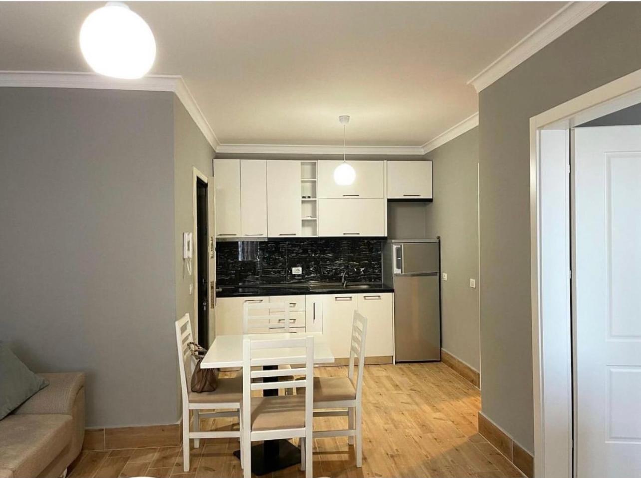 Armando Apartments