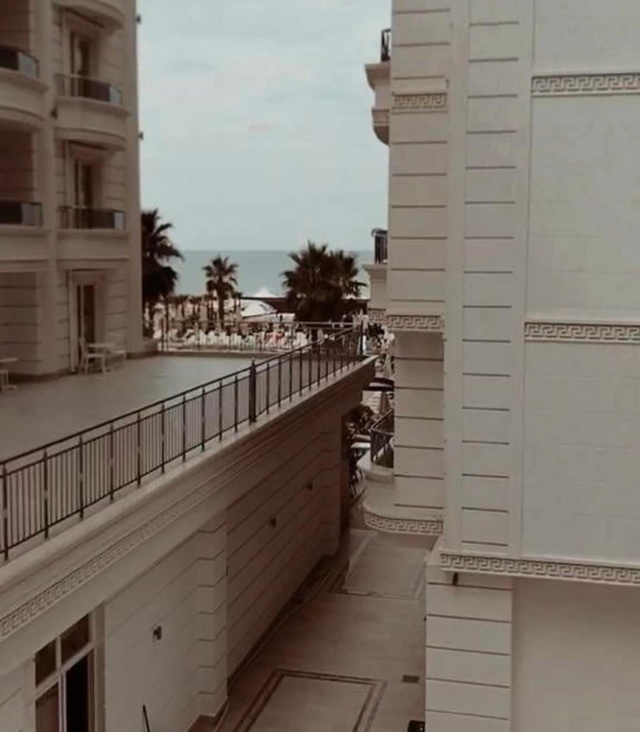 Armando Apartments