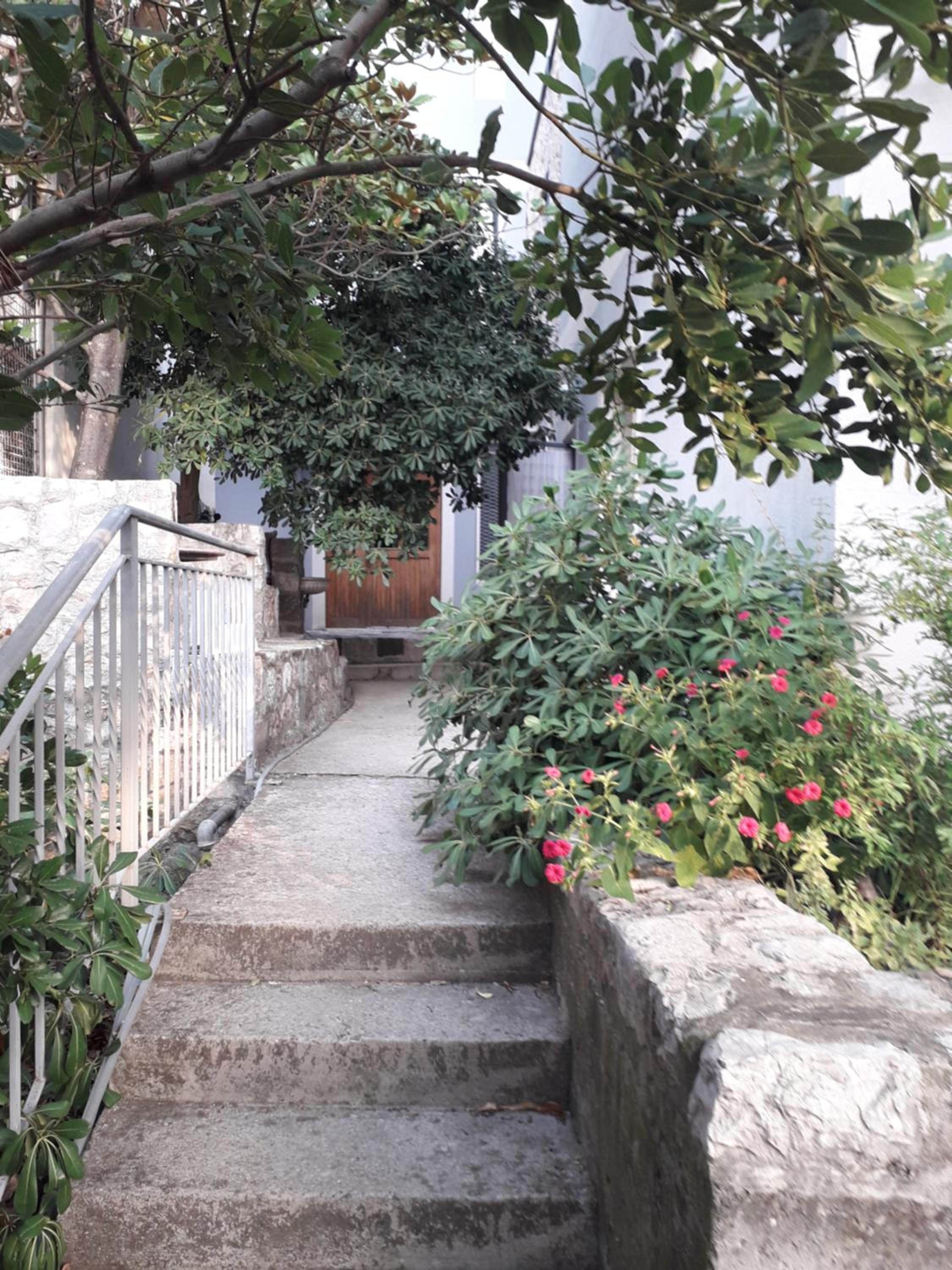 Apartments Markovic Sutomore