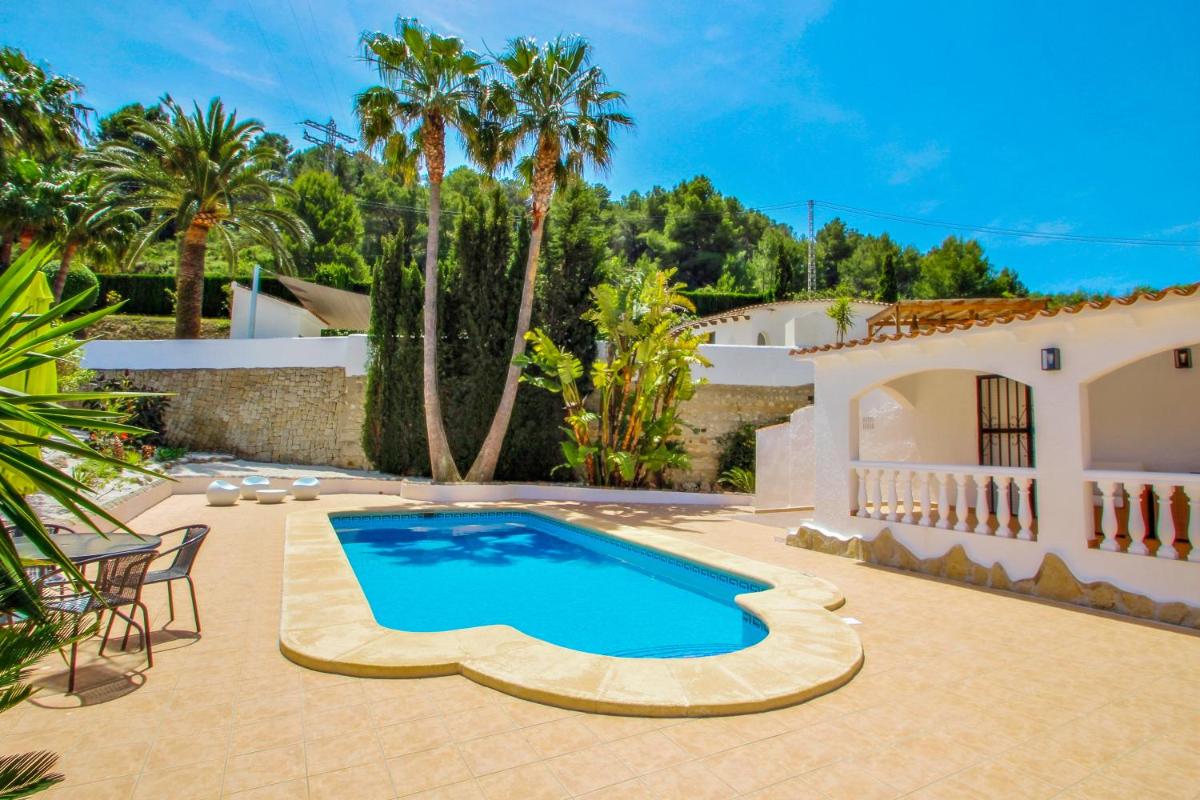 Colina - holiday home with private swimming pool in Moraira view 2