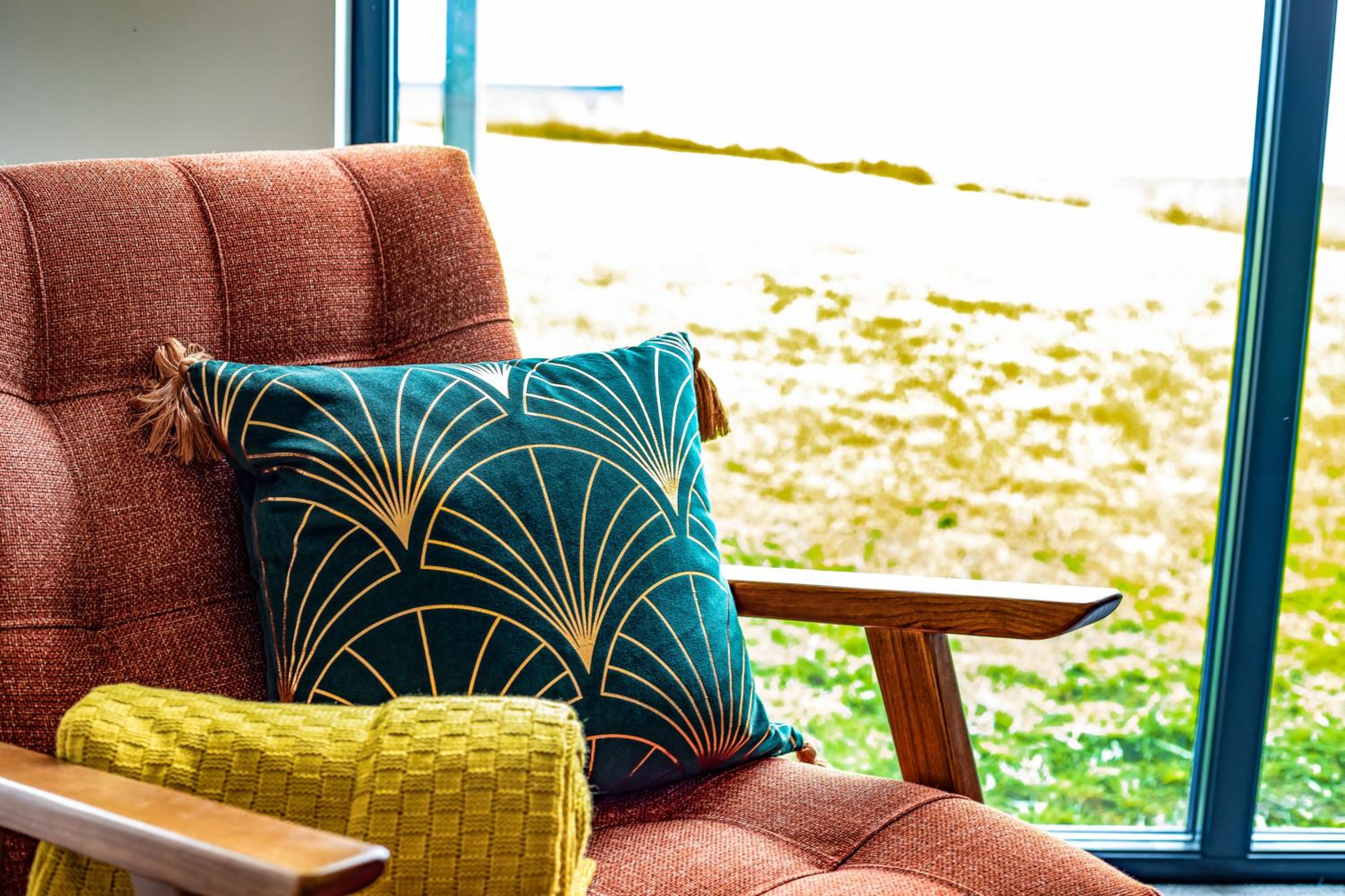 Residence 3 by Together Travel - Luxury 2-Bed Ground Floor Apartment view 2