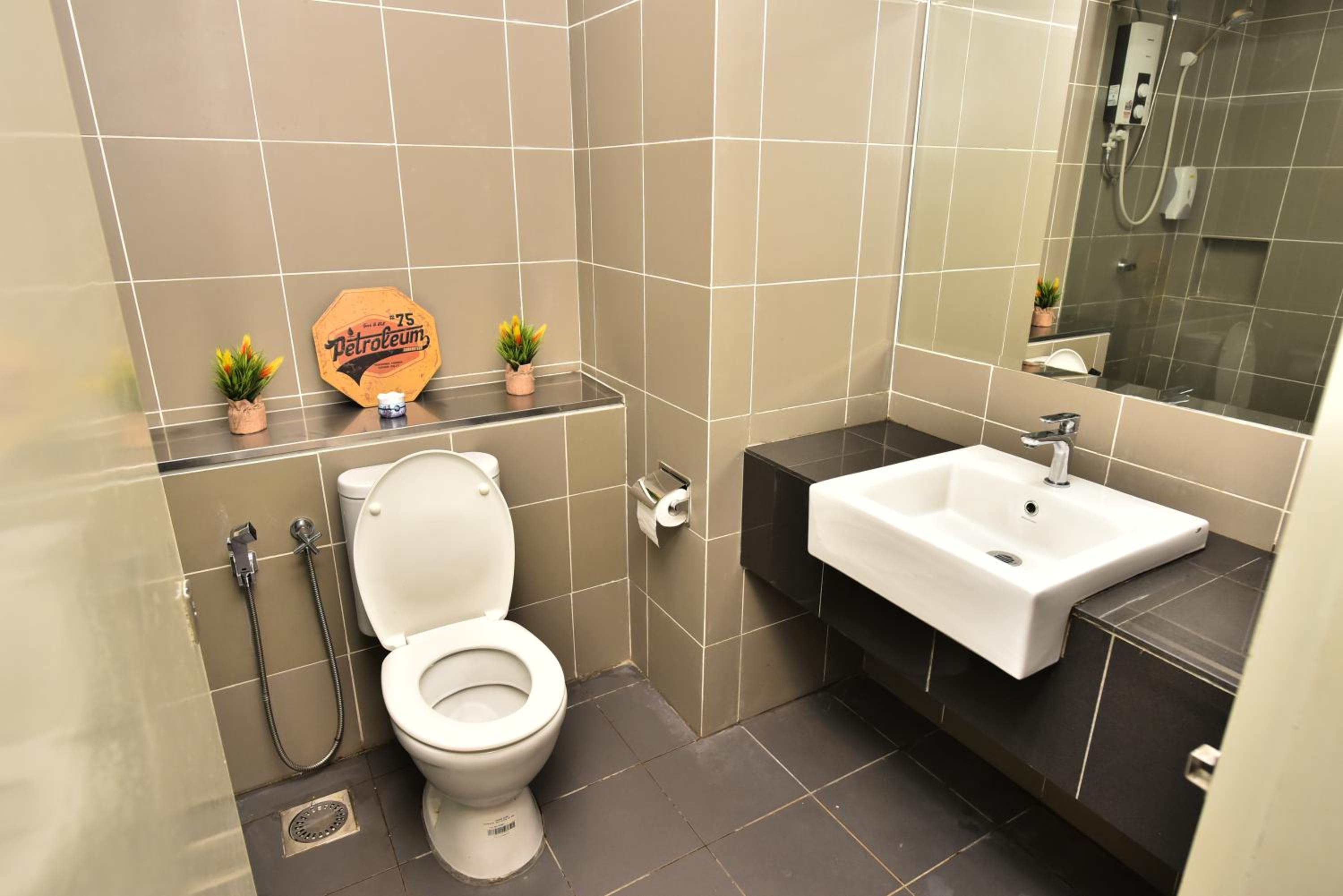 H&F Homestay the two Owls Nest Aeropod Sovo Studio Room - 2 Queen Bed - Near Airport - Free Parking photo 7
