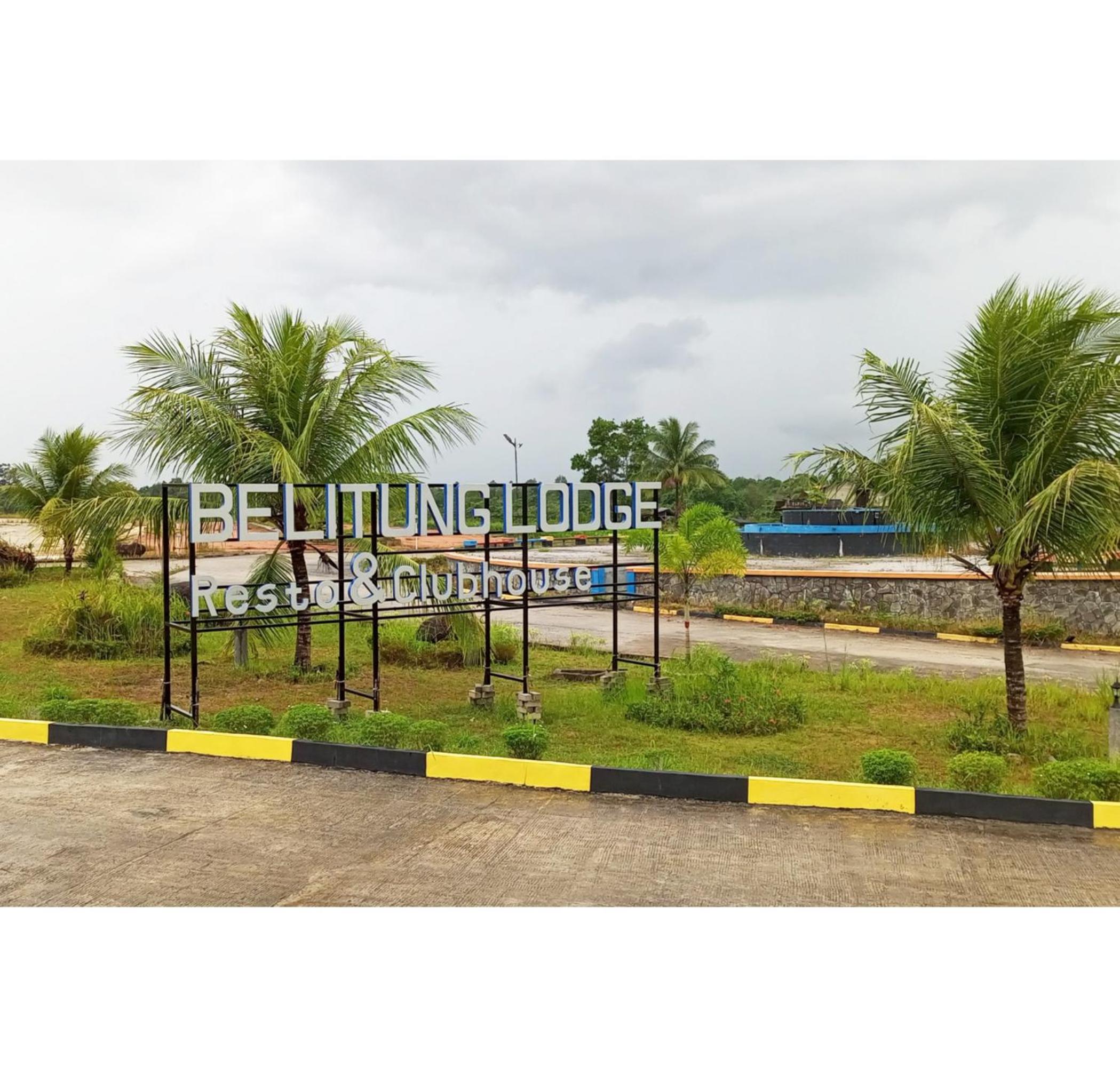 Urbanview Hotel Belitung Lodge Resto & Club House by RedDoorz view 4