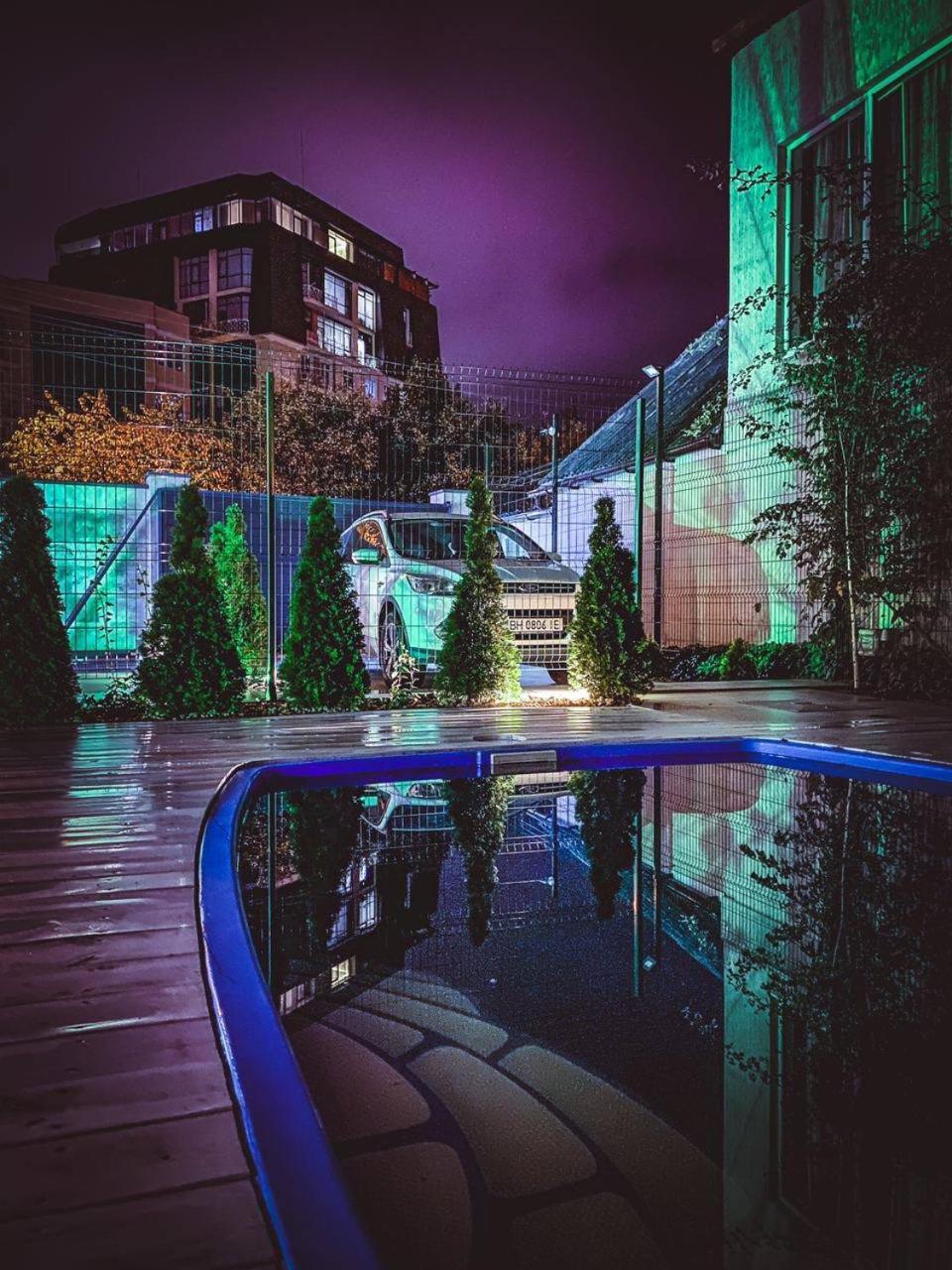 swimming pool