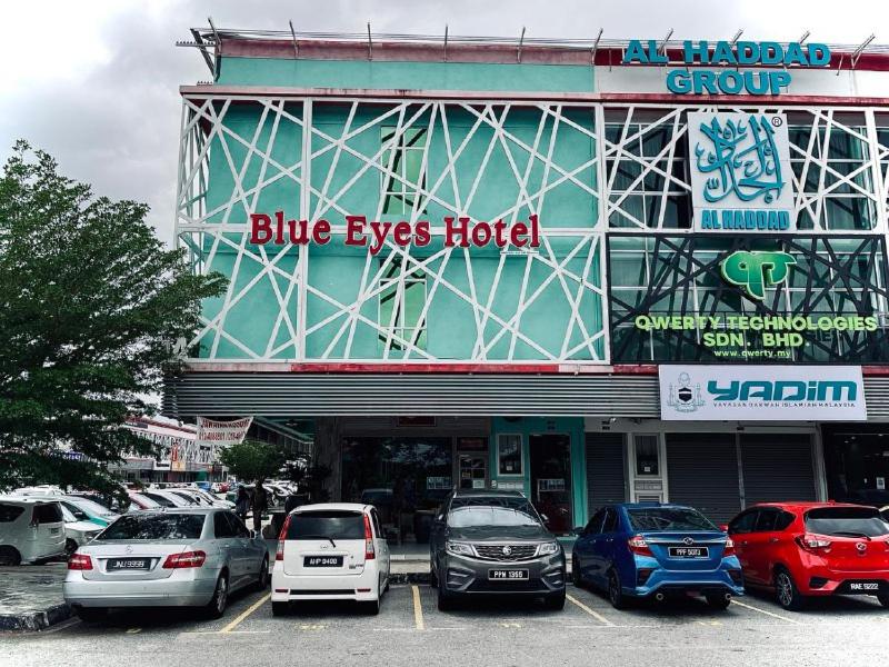 Hotel Blue Eyes Hotel - Image 1
