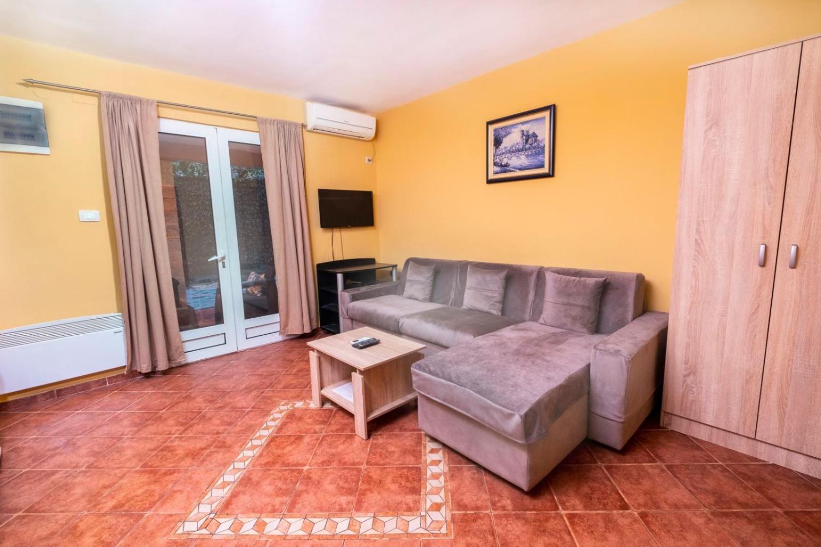 APARTMANI VUKADINOVIC LUX