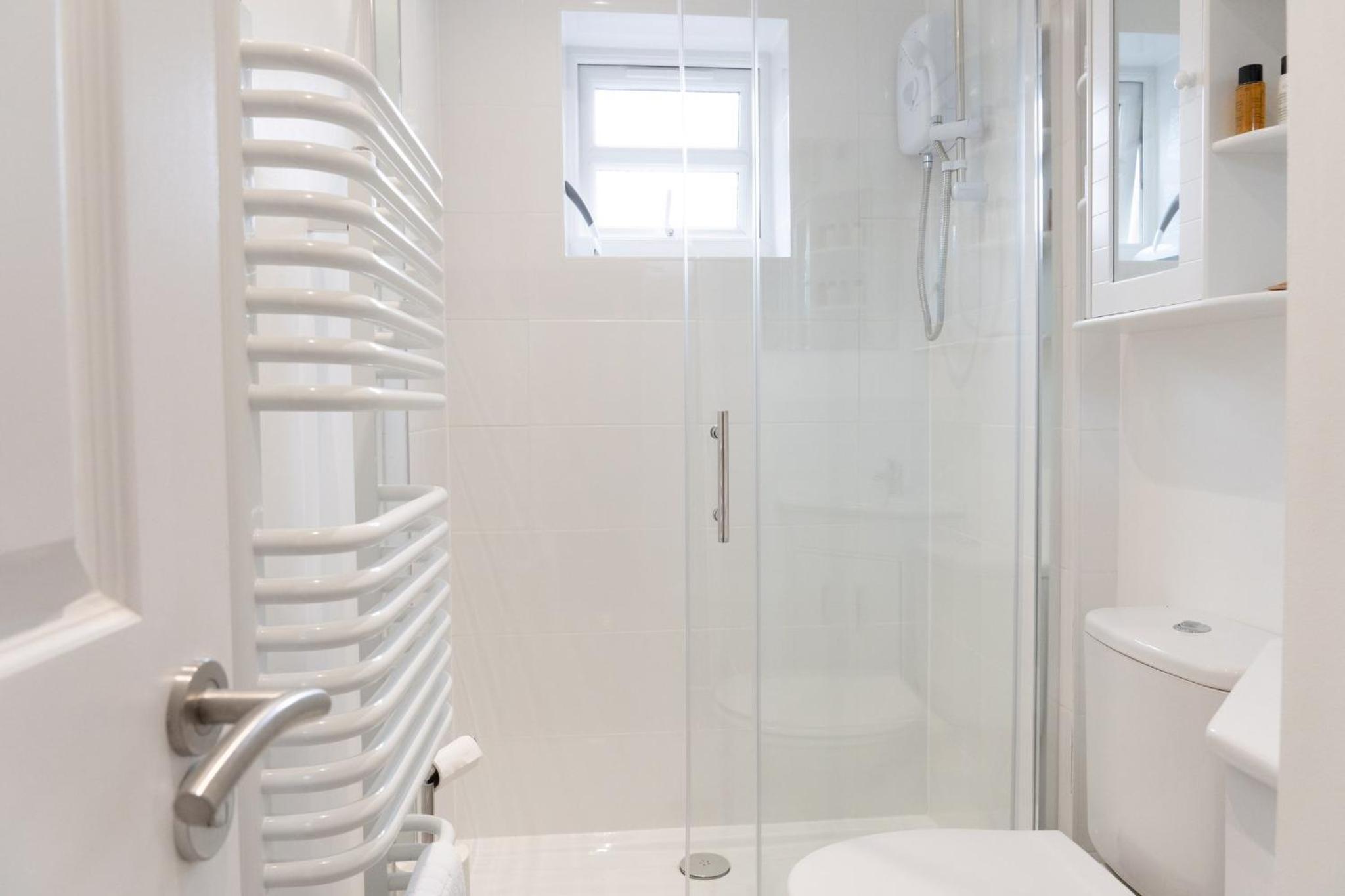 Royal Tunbridge Wells Vacations - House Of Cards - Property Image 10
