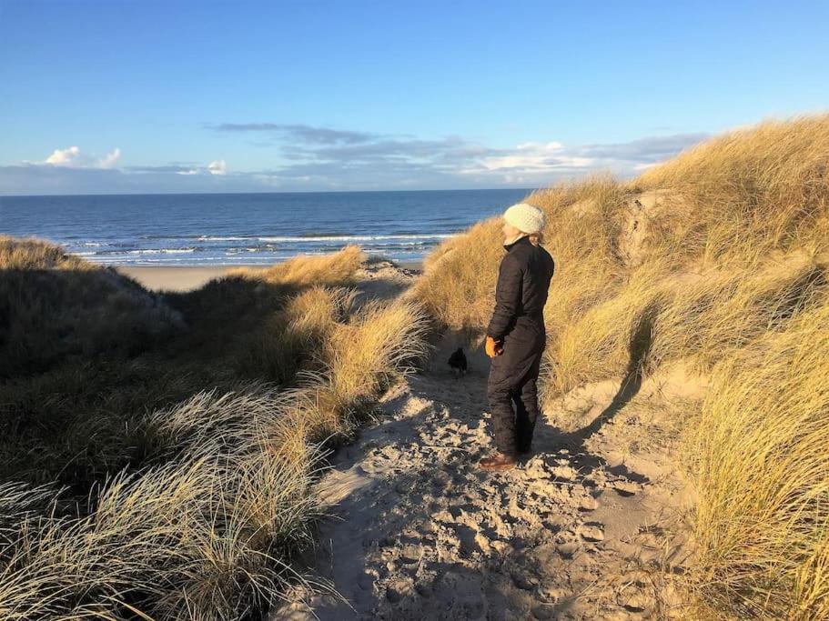 Luxury 109m2 cottage DunesNorthSea LøkkenBlokhus Denmark view 4