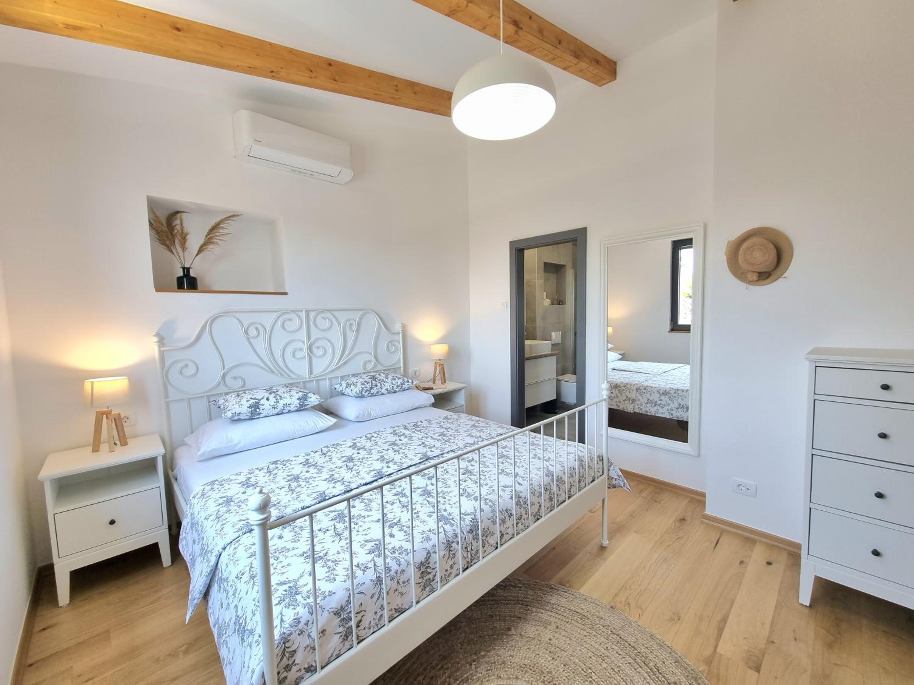 Villa Ajda with heated privat pool, jacuzzi, sauna, 4 bedroom, 4 bathroom view 5