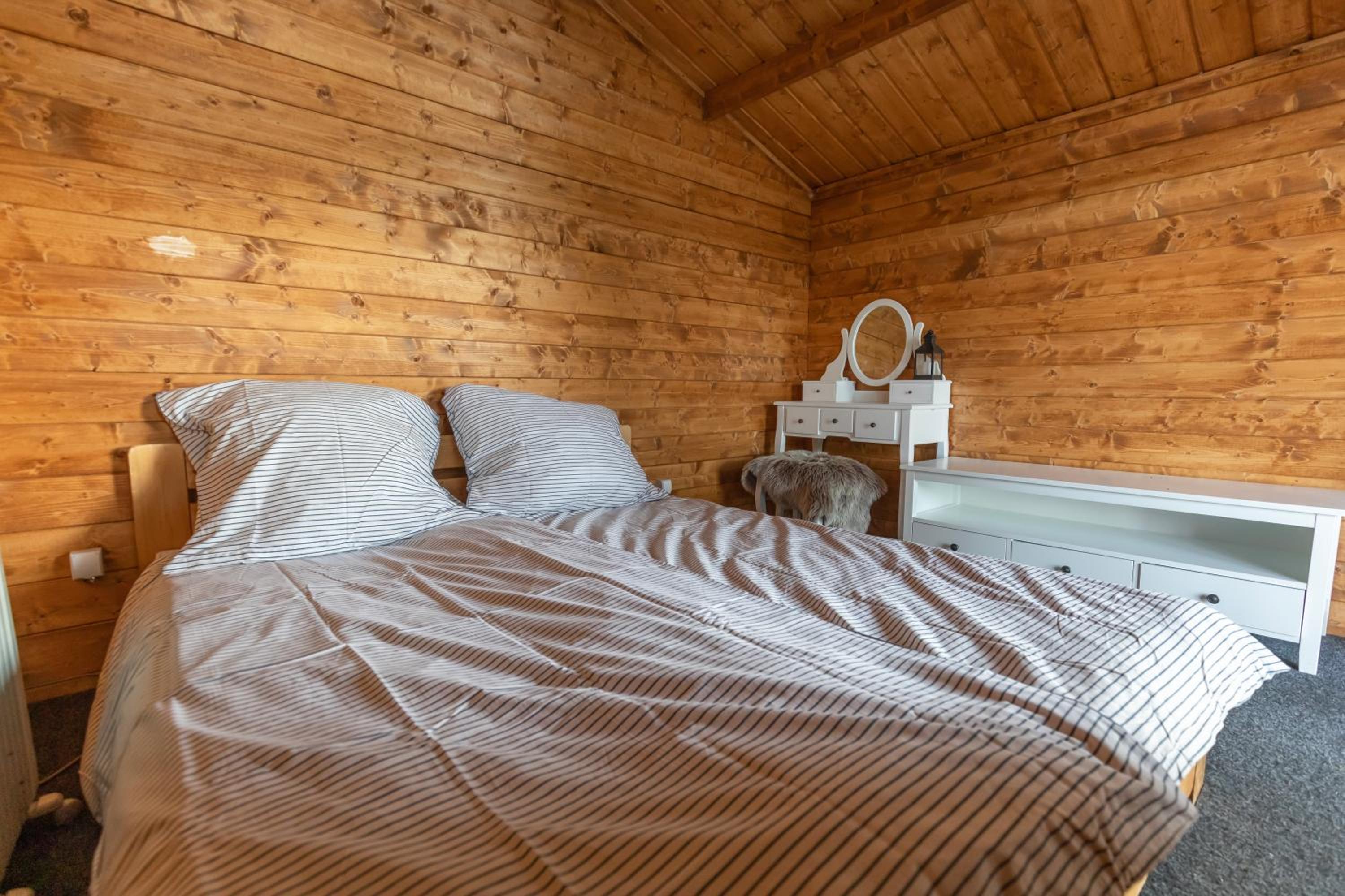 Šeberák - ubytování v CHATIČKÁCH a GLAMPING