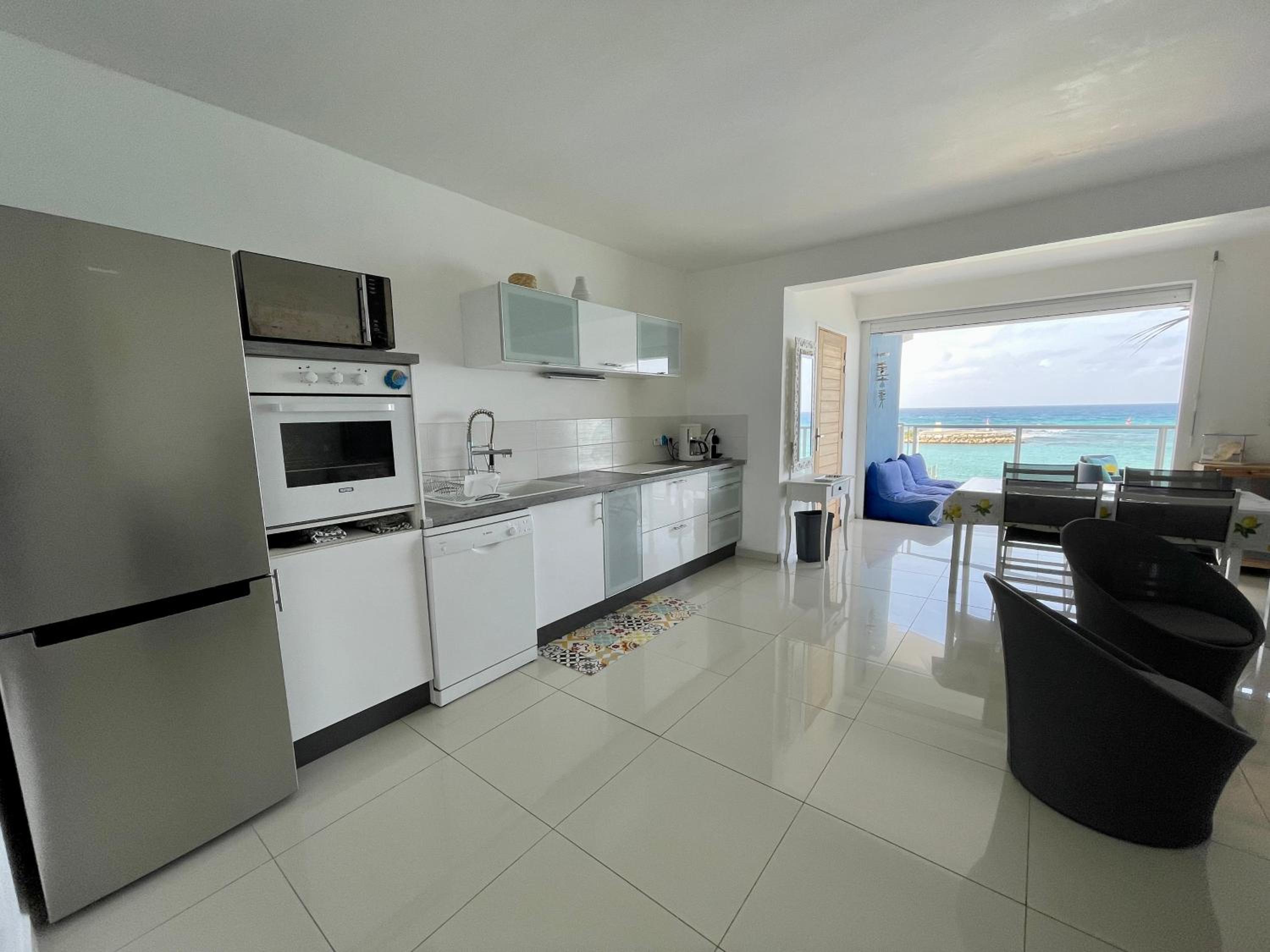 SUBLIME APPARTEMENT VUE MER view 3
