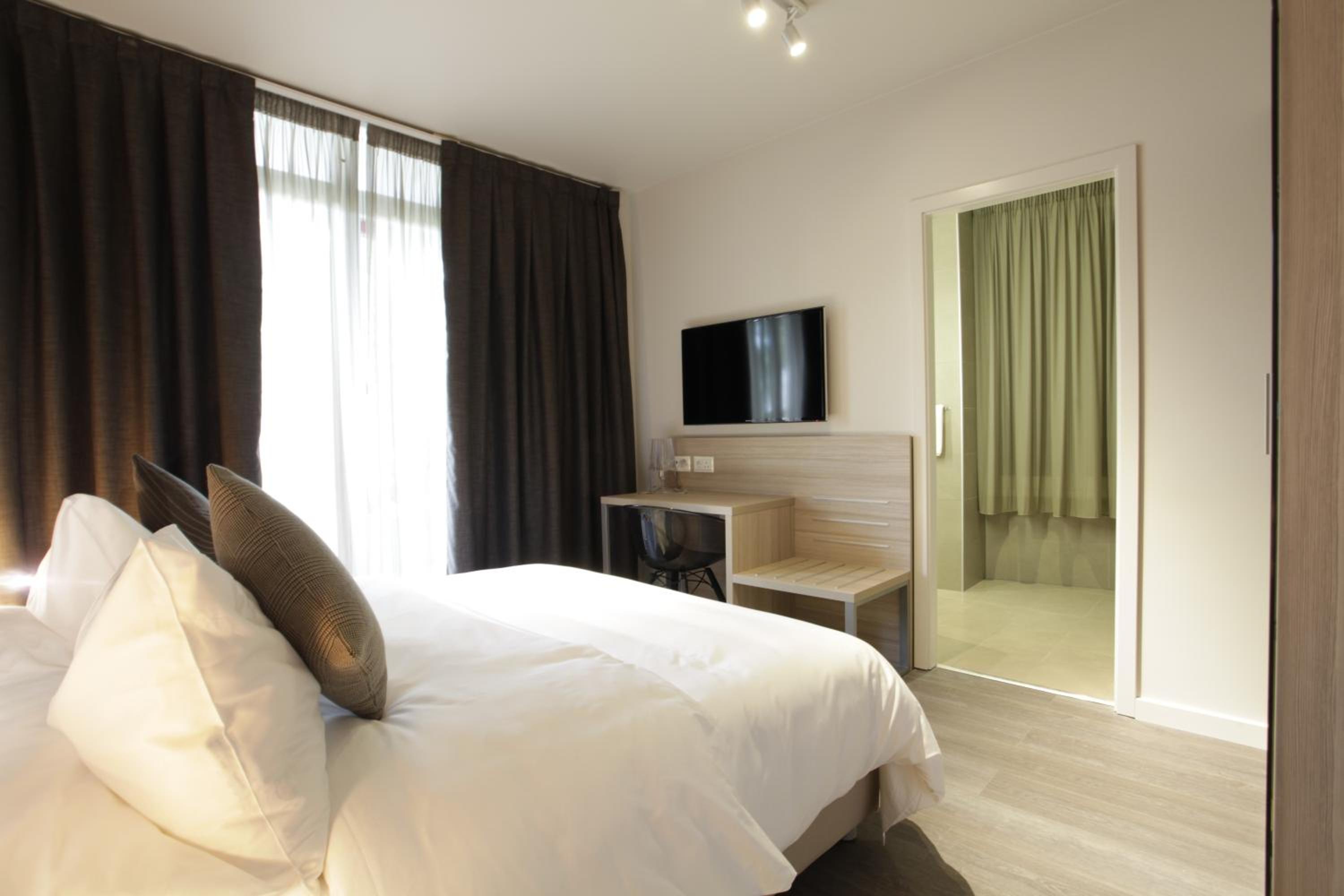 Geneva Vacations - Chez Maman Hotel  Restaurant - Property Image 11