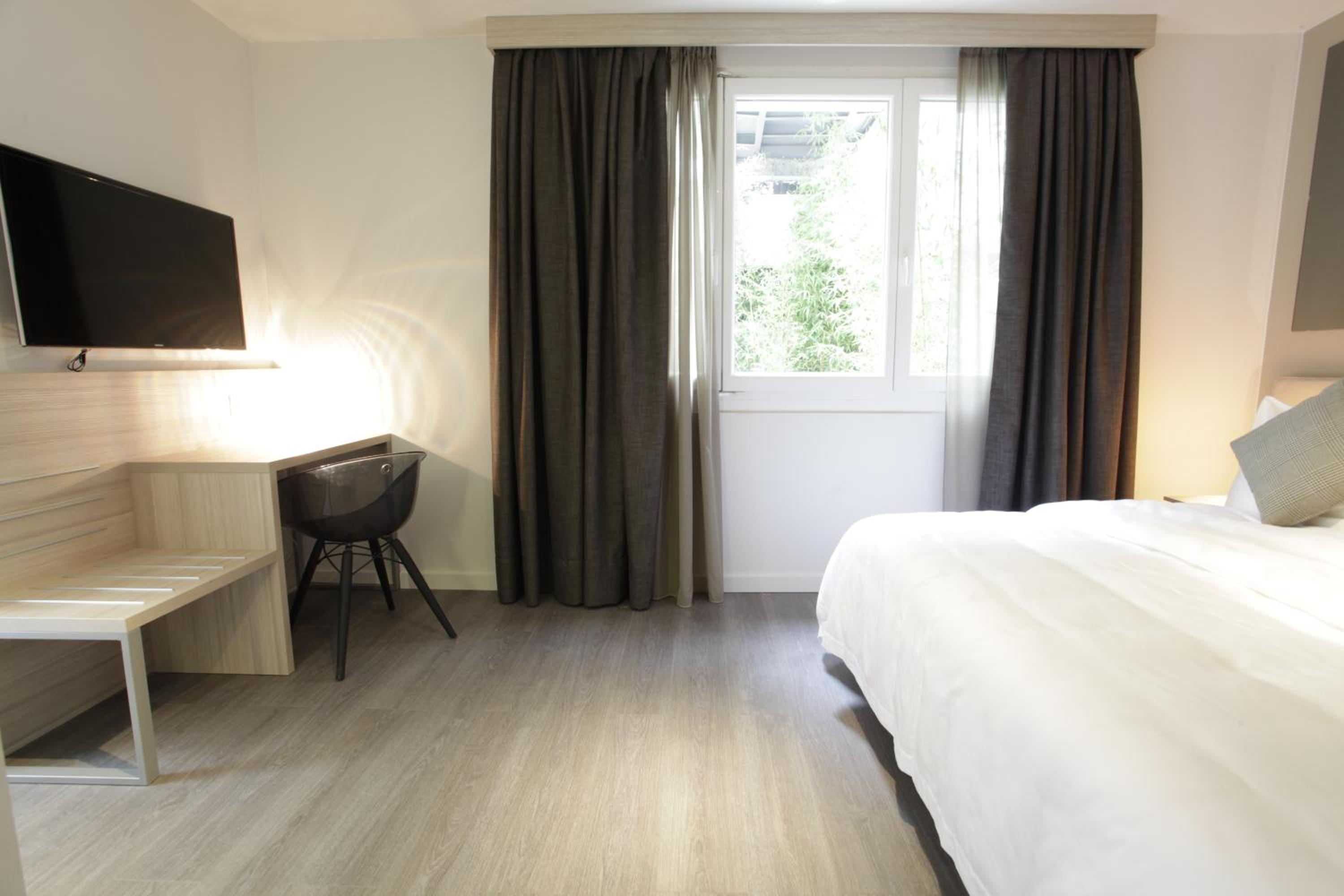 Geneva Vacations - Chez Maman Hotel  Restaurant - Property Image 12