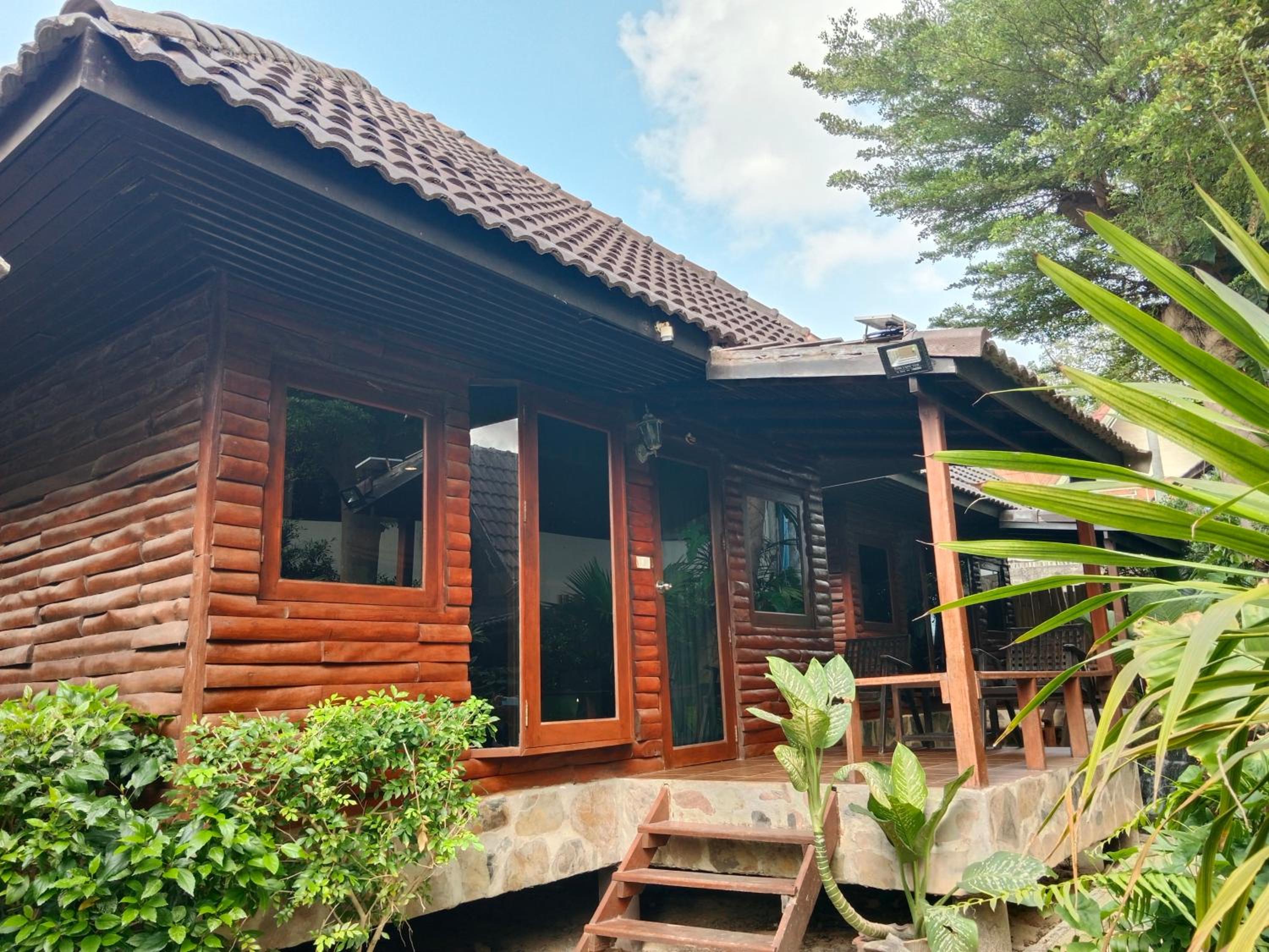 Hotel Tommy Resort - Image 1