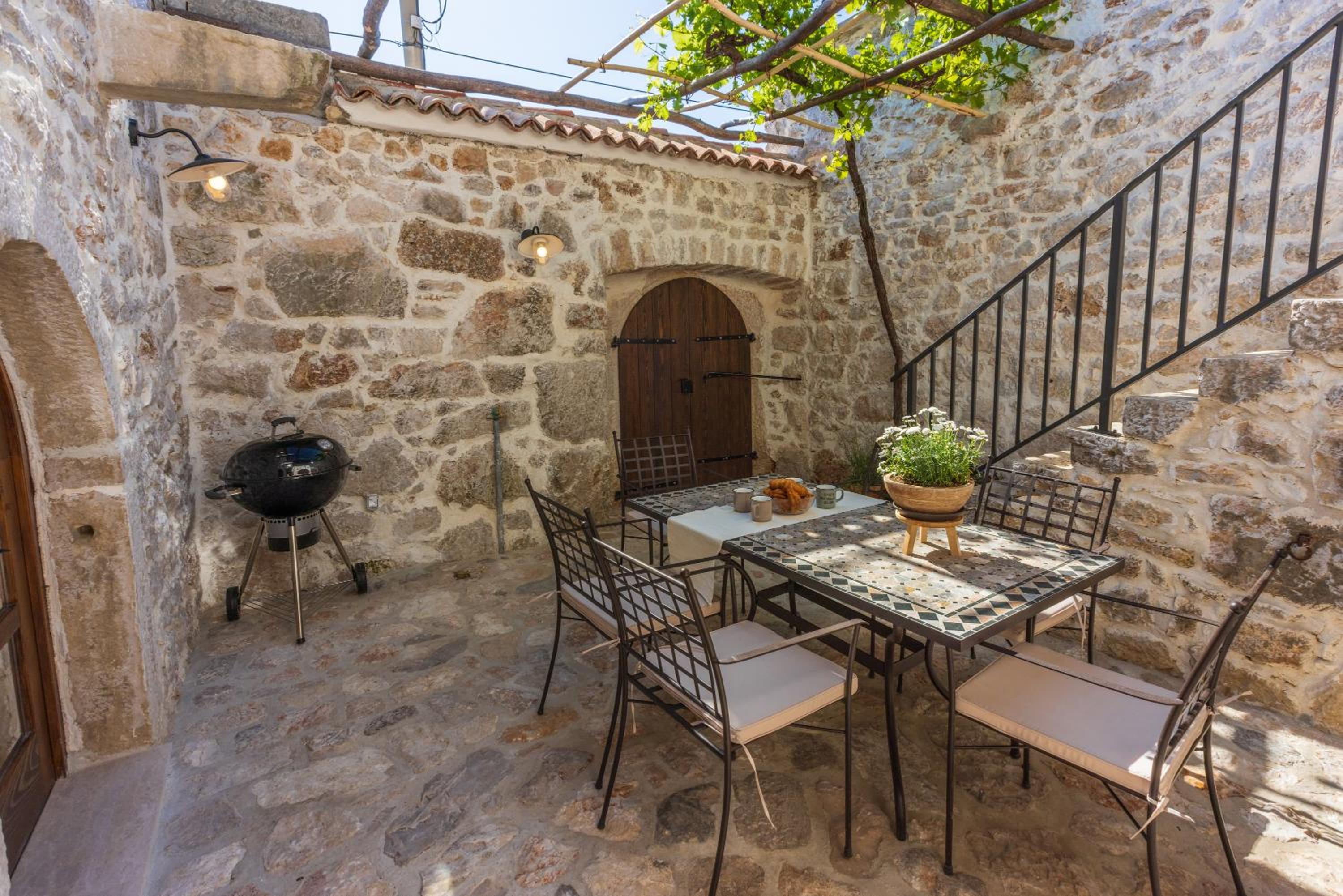 STARA KUĆA - old stone house view 4