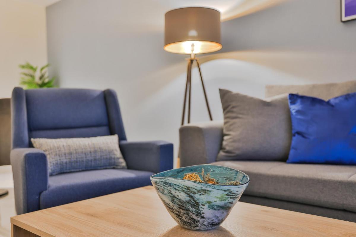 Luxury Apartments Business Bay Gym-Pool-Parking by Sojo Stay
