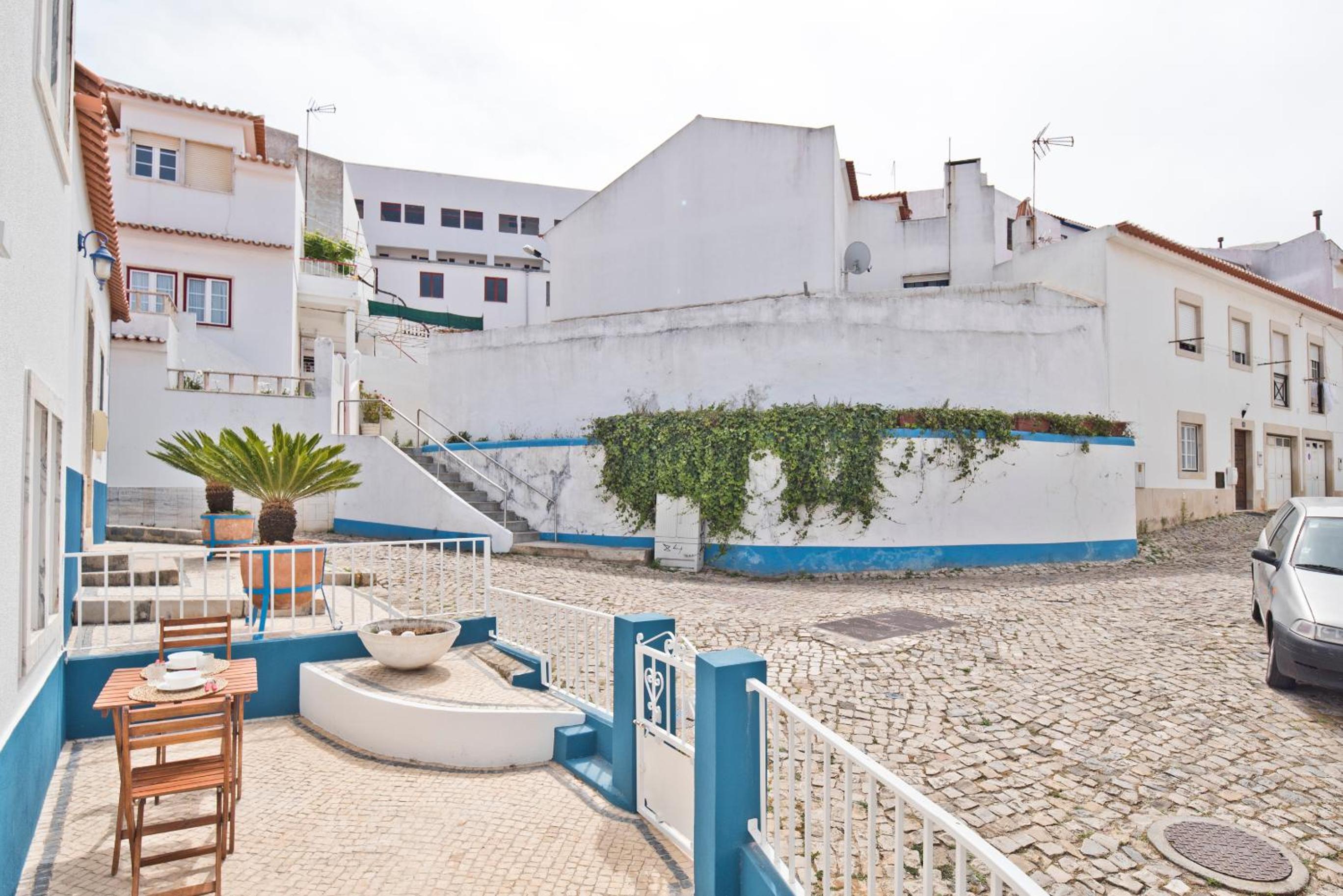 BmyGuest - Ericeira Typical Apartment view 3