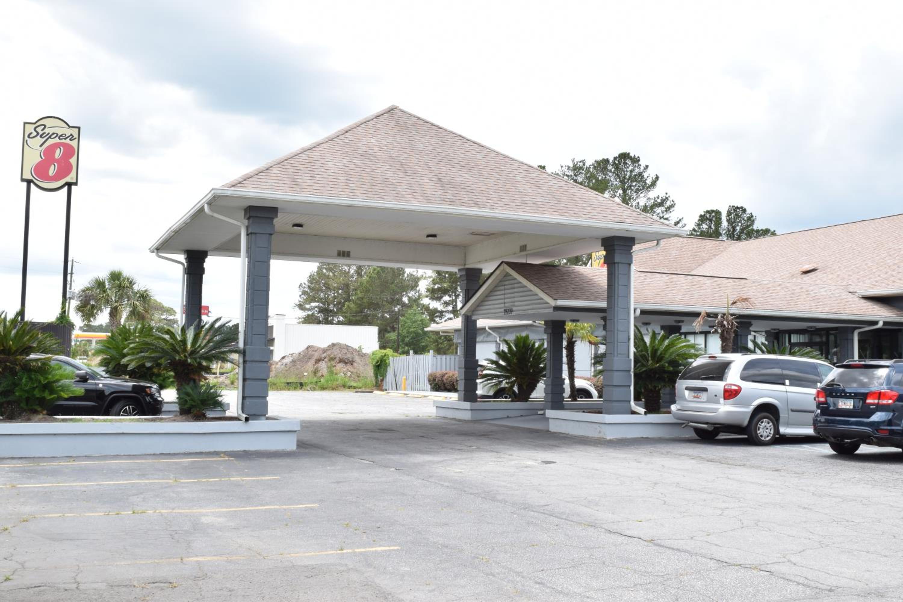 Super 8 by Wyndham Hardeeville - Savannah North view 2