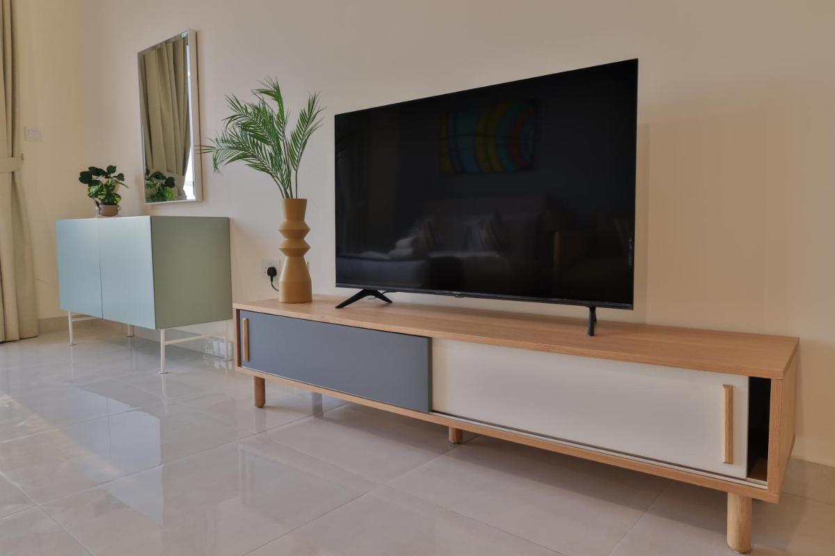 Luxury Apartments Business Bay Gym-Pool-Parking by Sojo Stay