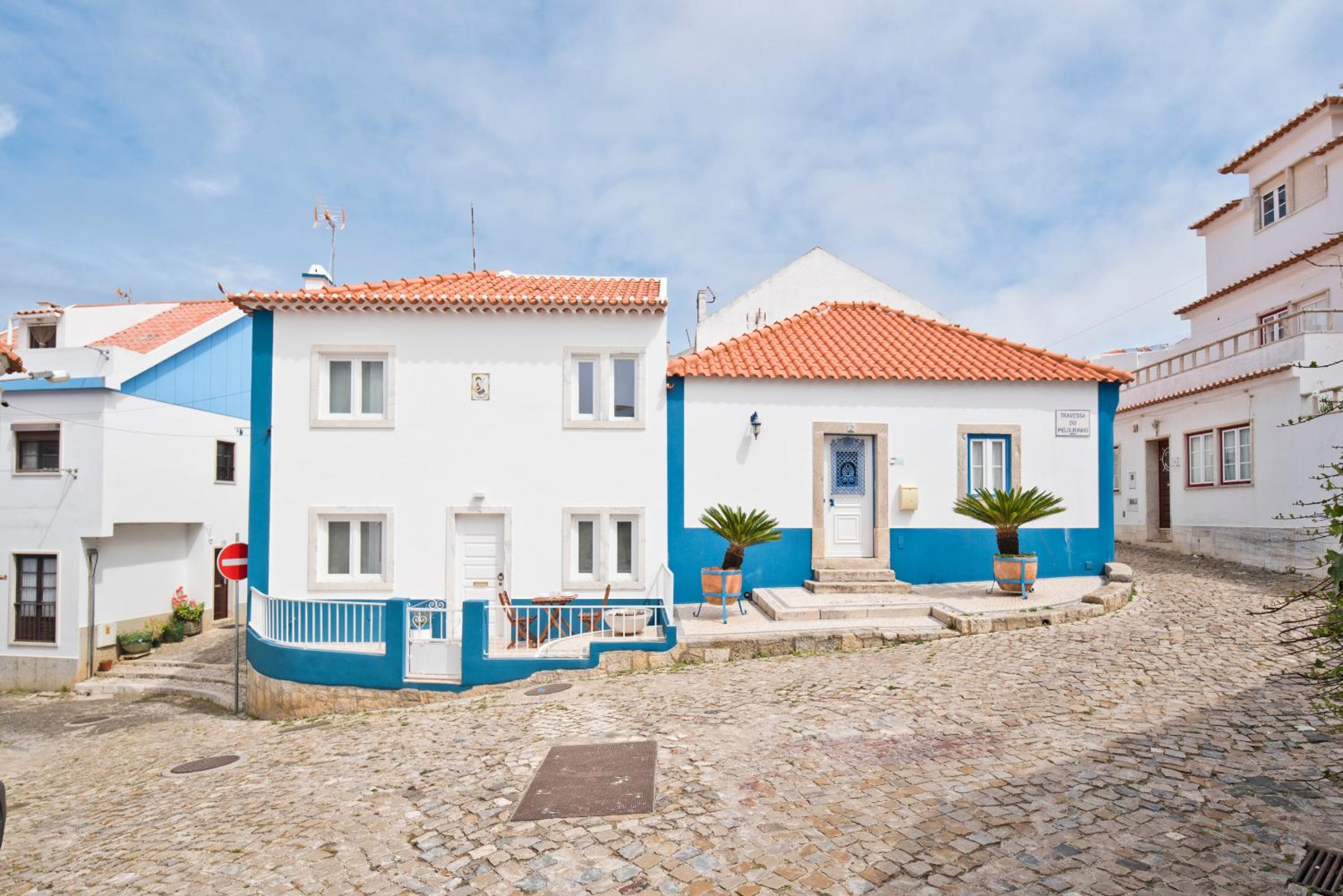 BmyGuest - Ericeira Typical Apartment view 2