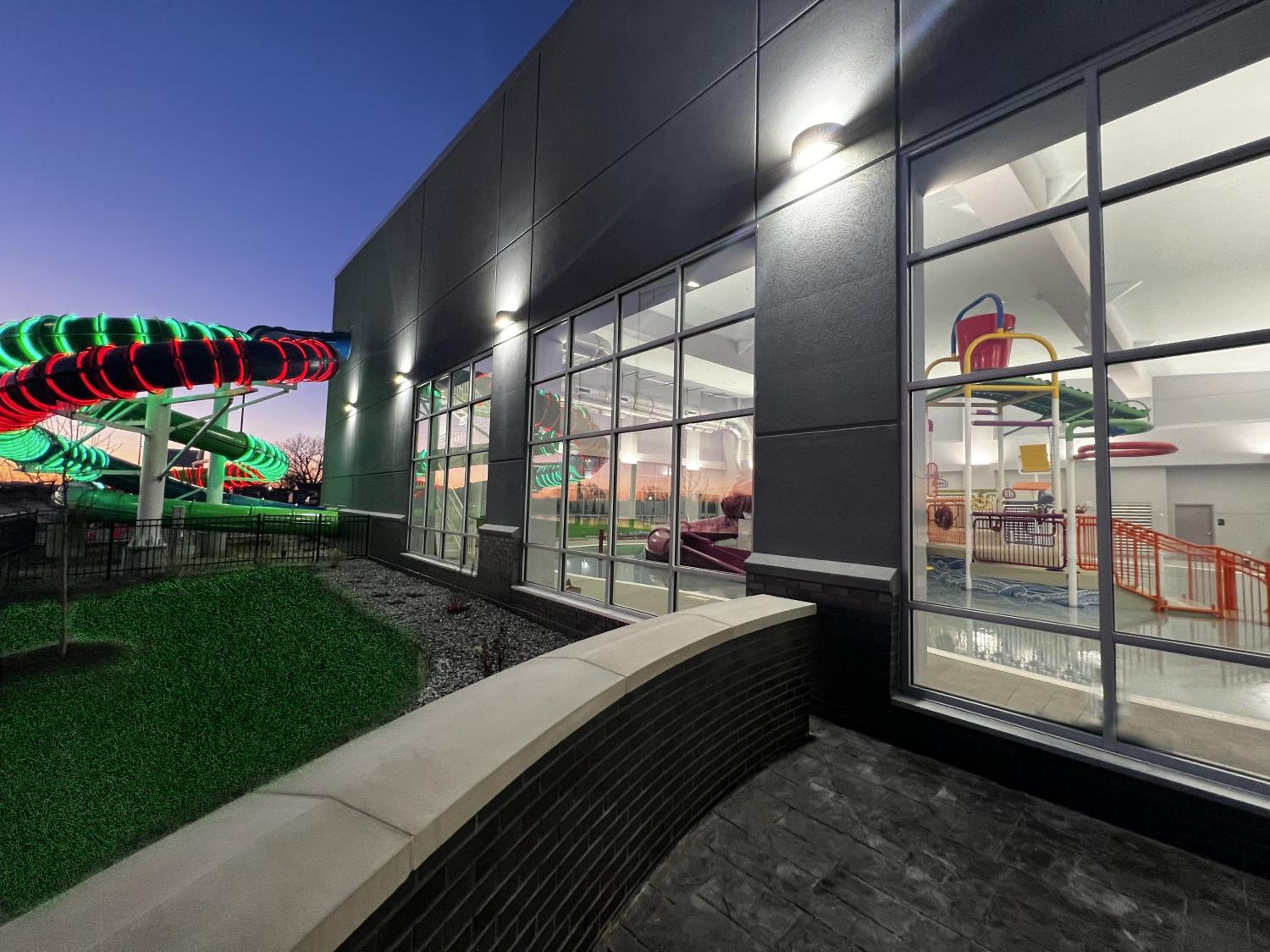 Kearney Vacations - Crowne Plaza - Kearney, an IHG Hotel - Property Image 2