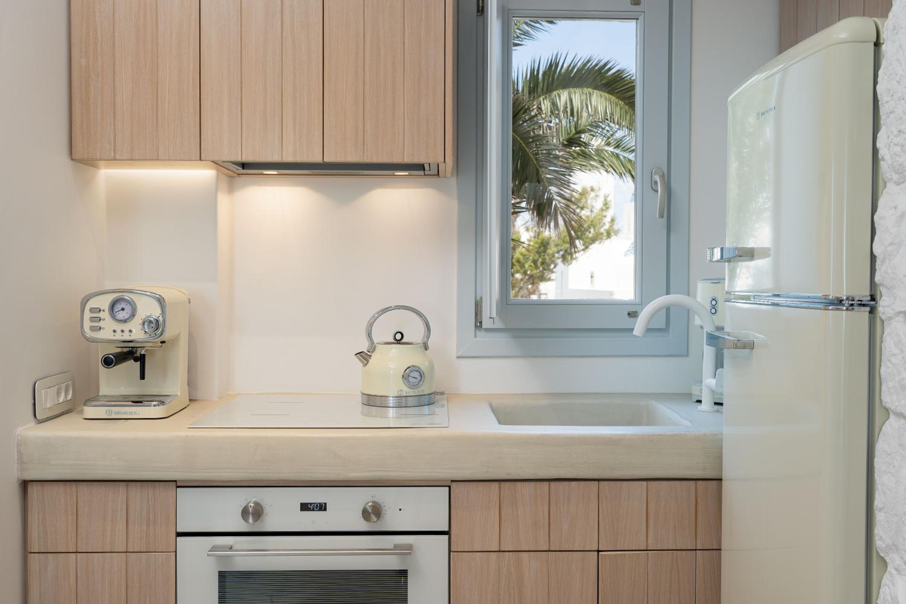 Airth Santorini Suites photo 5