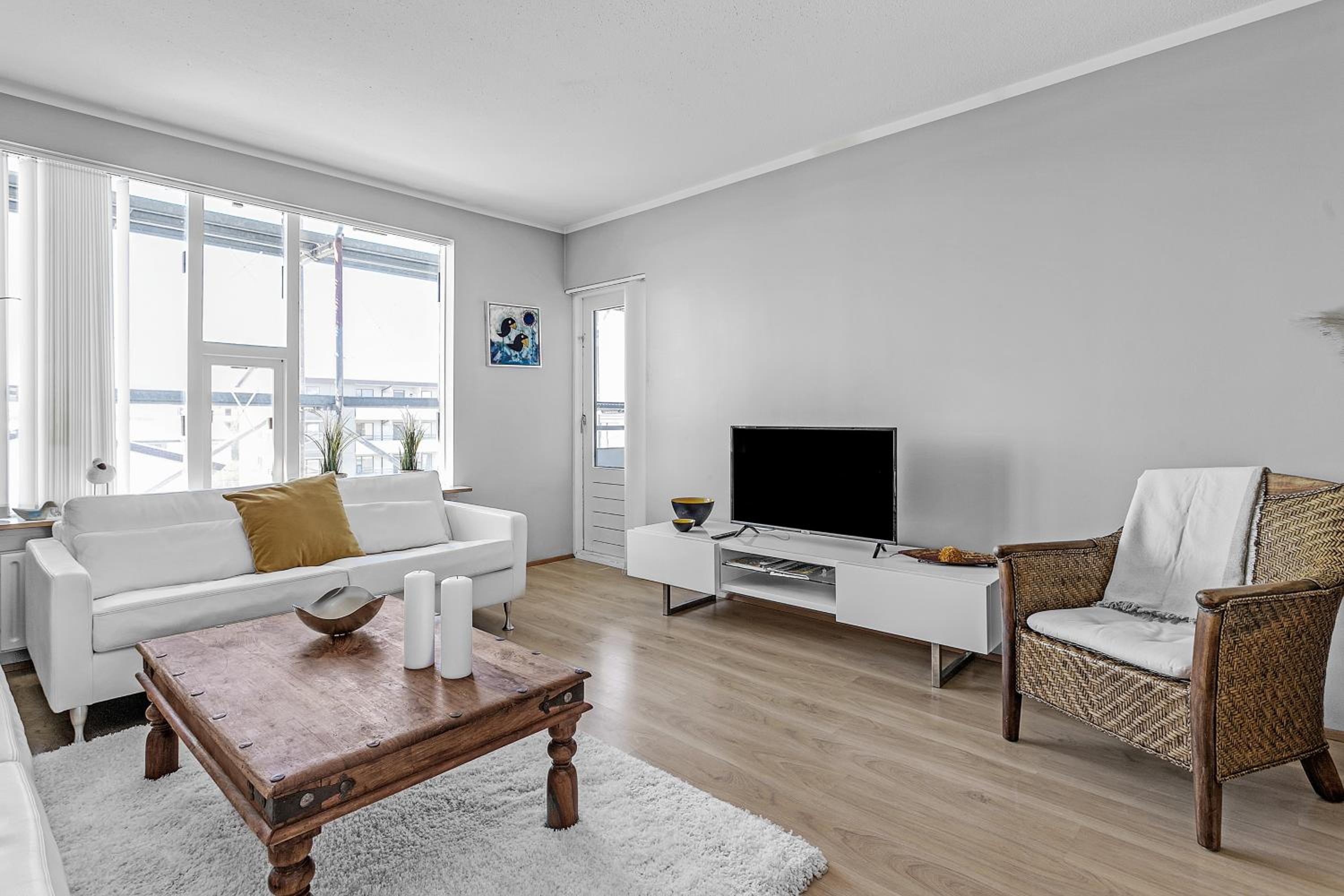 Charming, 2 Bedroom Seaside Apartment view 4
