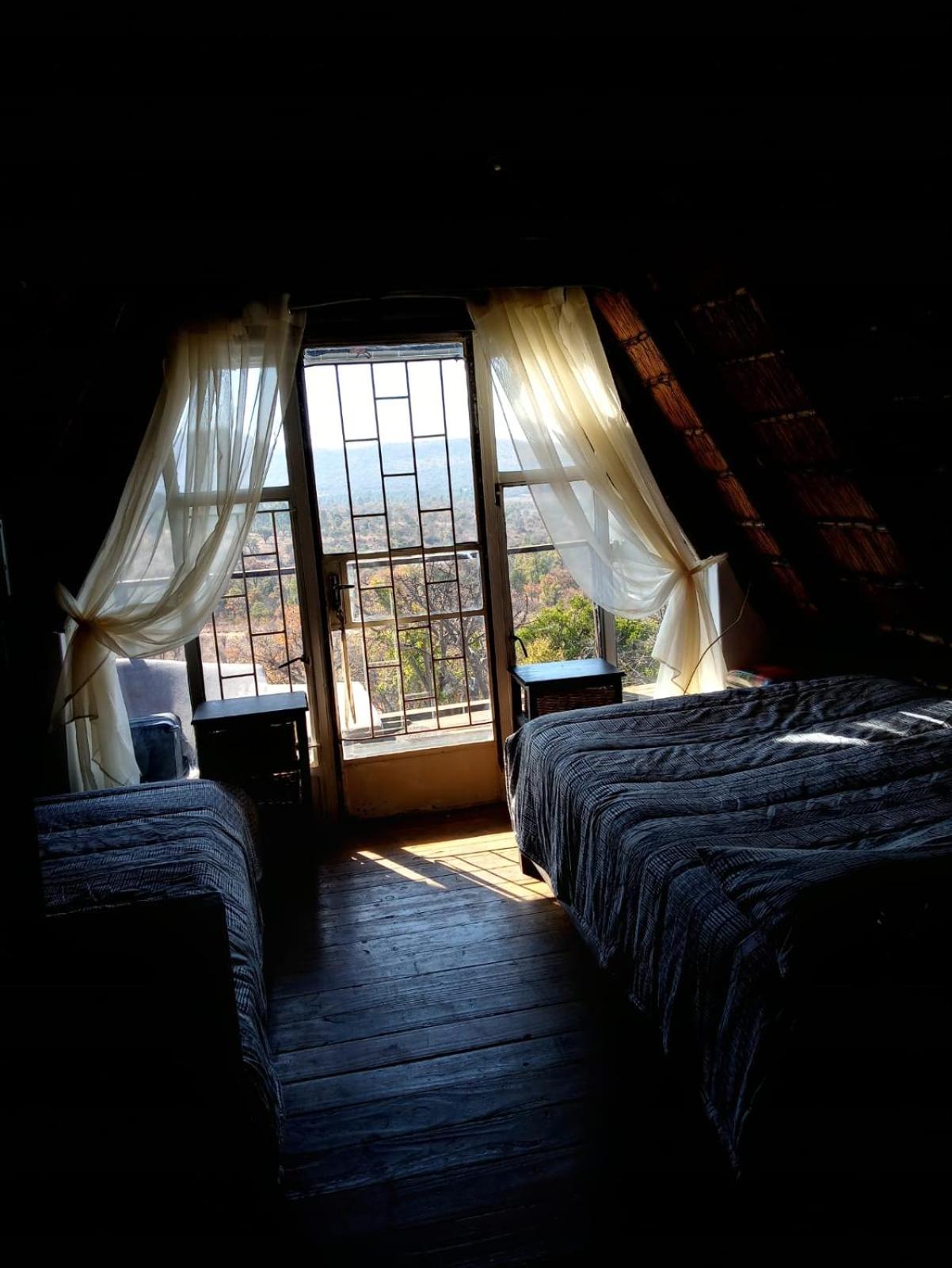 Ifenwenzi bush Chalet view 3