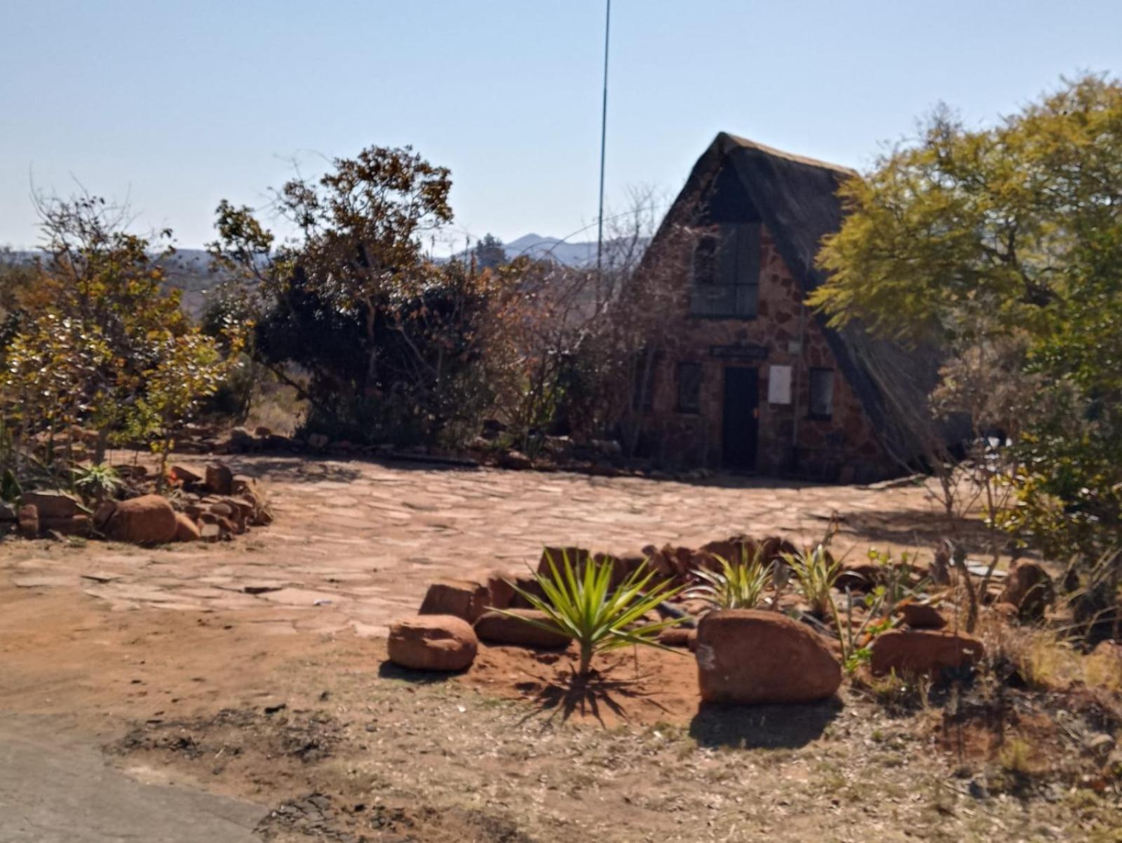 Ifenwenzi bush Chalet view 5