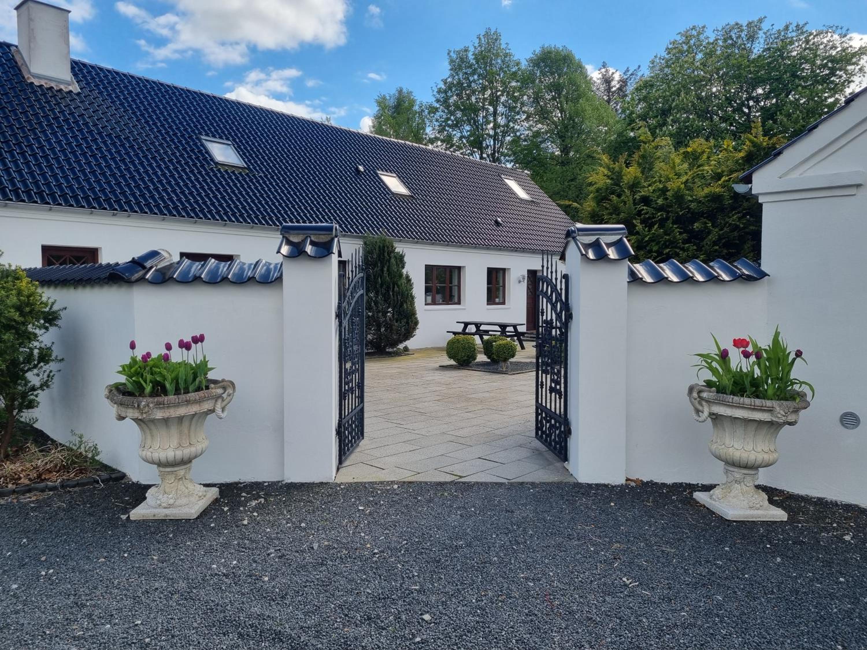 Hotel Elling Bed & Breakfast - Image 1