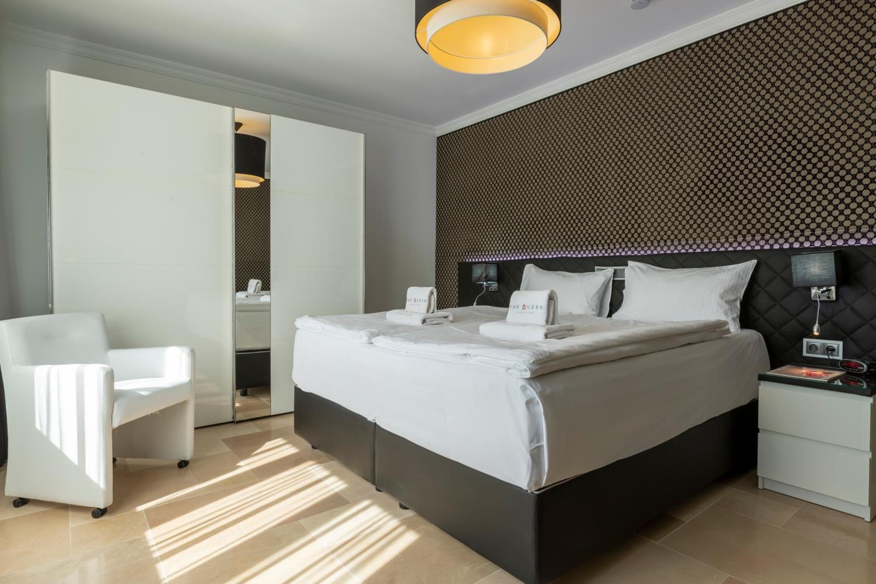 The Queen Luxury Apartments - Villa Medici