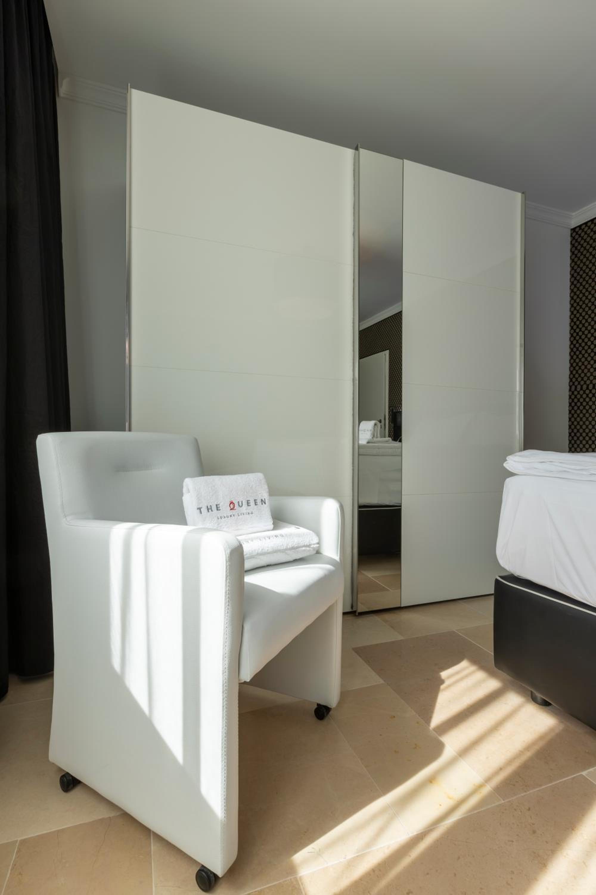 The Queen Luxury Apartments - Villa Medici