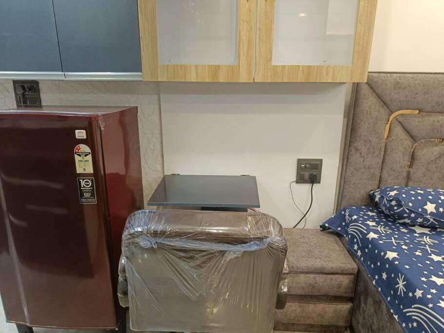 BnBBuddy Superb Furnished Studio Apartment 720 in West Delhi view 3