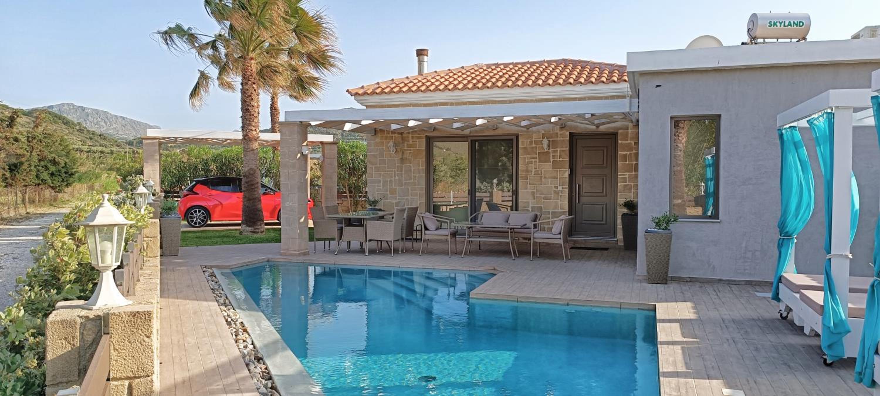 Elena Villa photo 2