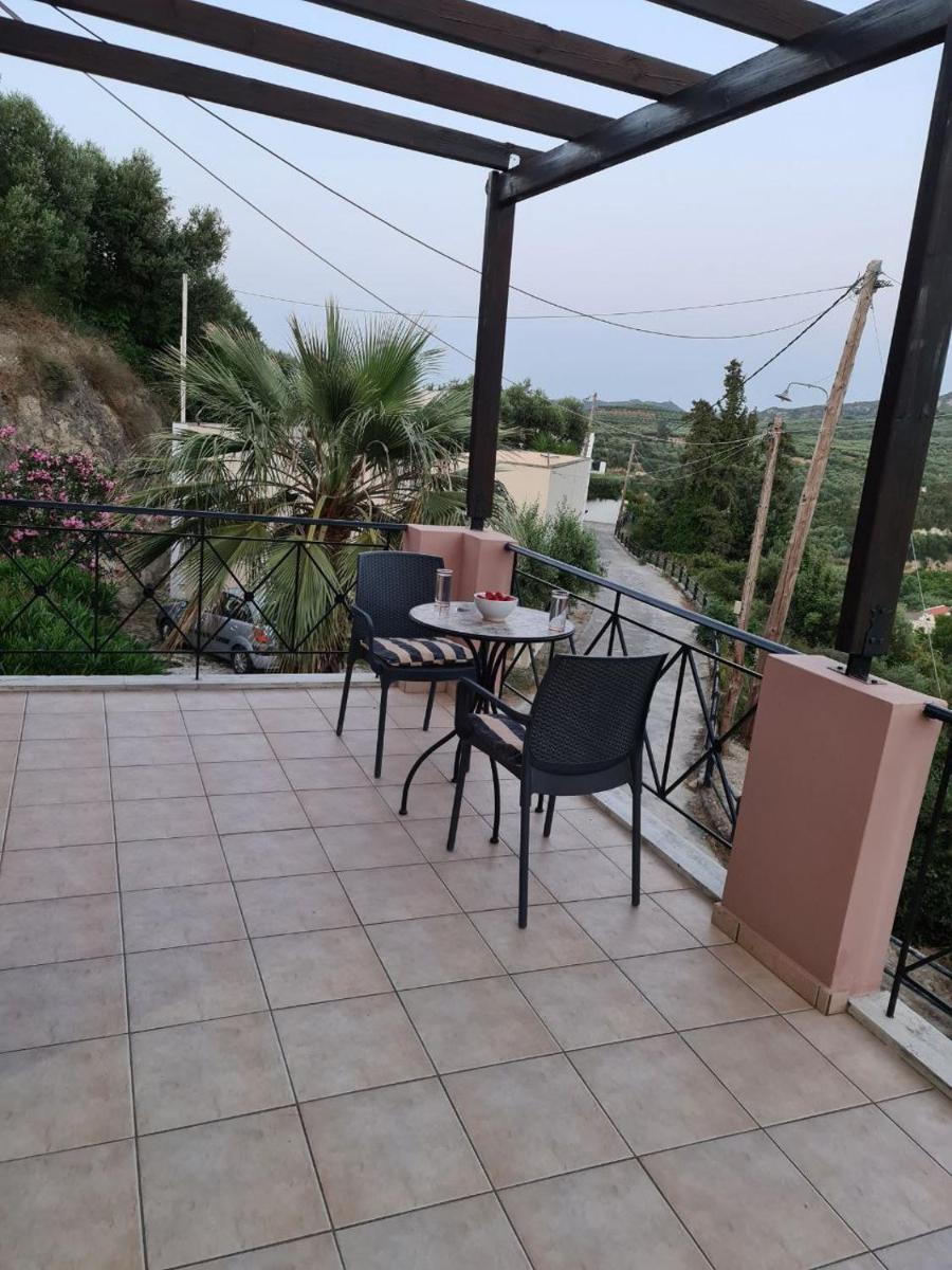 Villa Loutraki - Cozy House photo 3