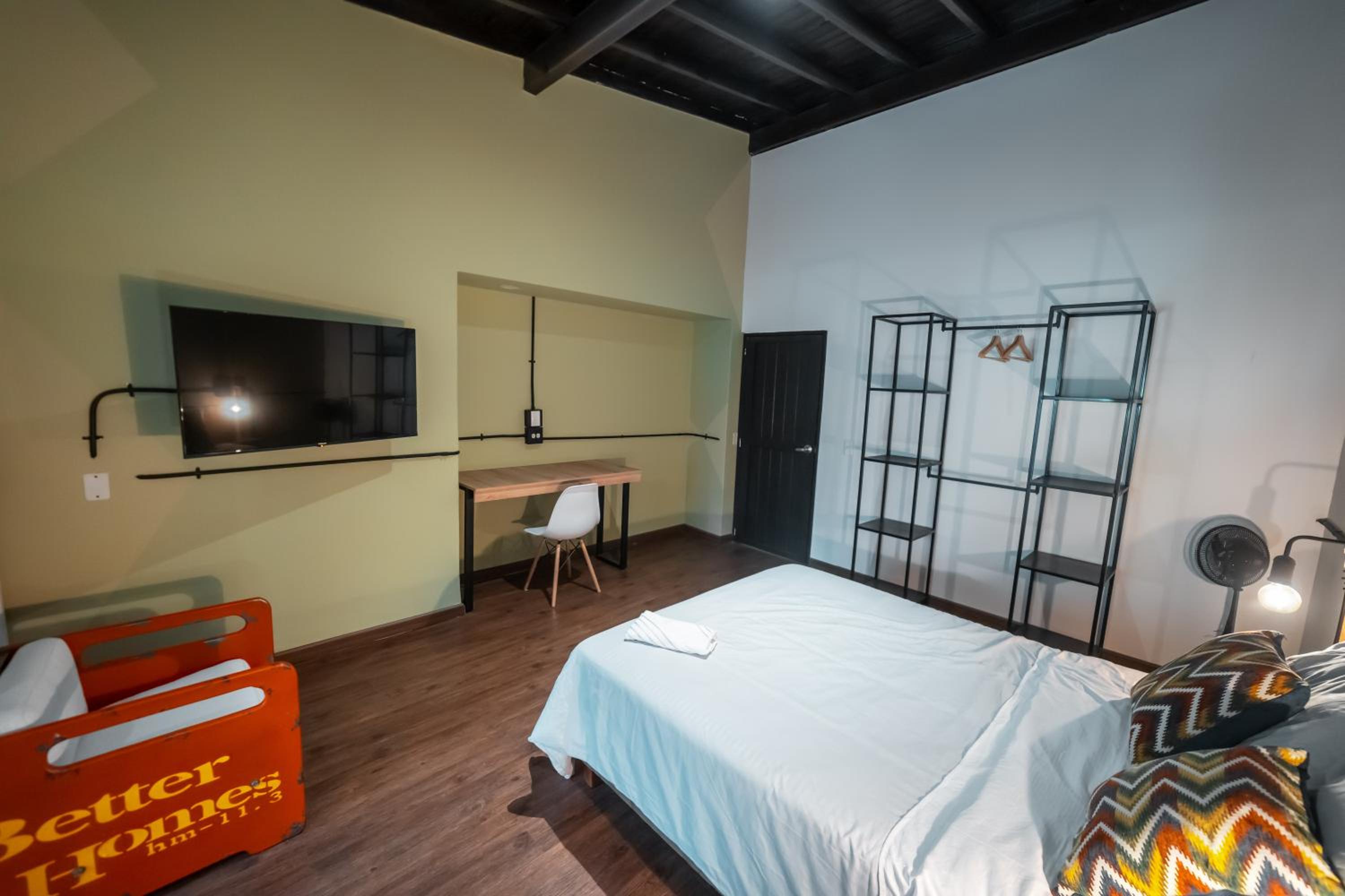 Loft equipado en Poblado cerca de Envigado FRN107 By Roots Rentals