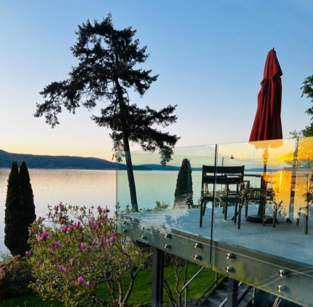 Deep Cove Retreat on the Ocean